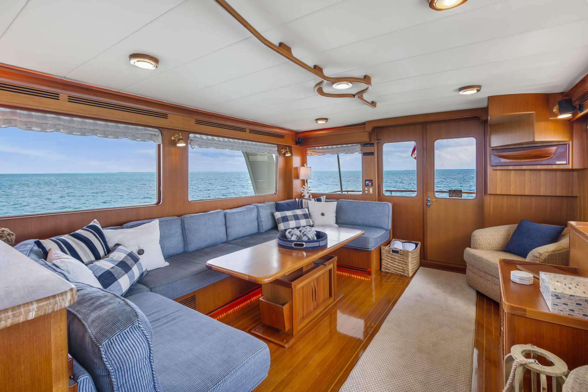 Motor Yacht 'HALCYON SEAS', 6 PAX, 2 Crew, 71.00 Ft, 21.00 Meters, Built 2006, Marlow, Refit Year 2018/2019