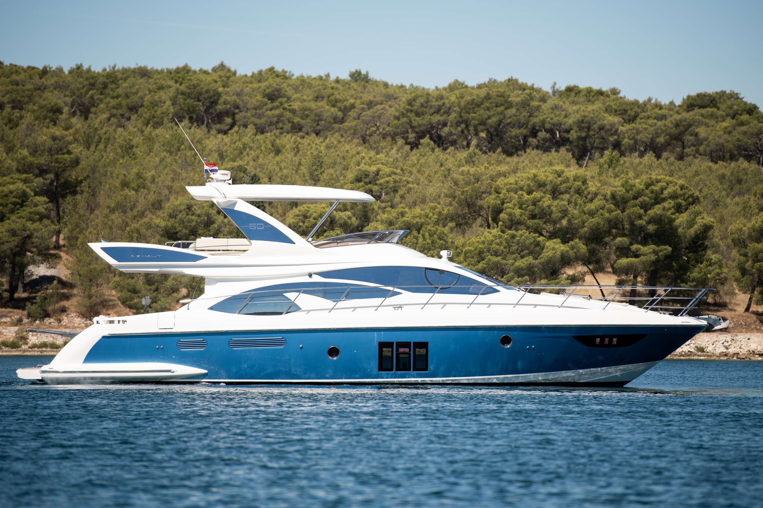 Motor Yacht 'MY LAURA', 6 PAX, 59.00 Ft, 18.00 Meters, Built 2016, Azimut