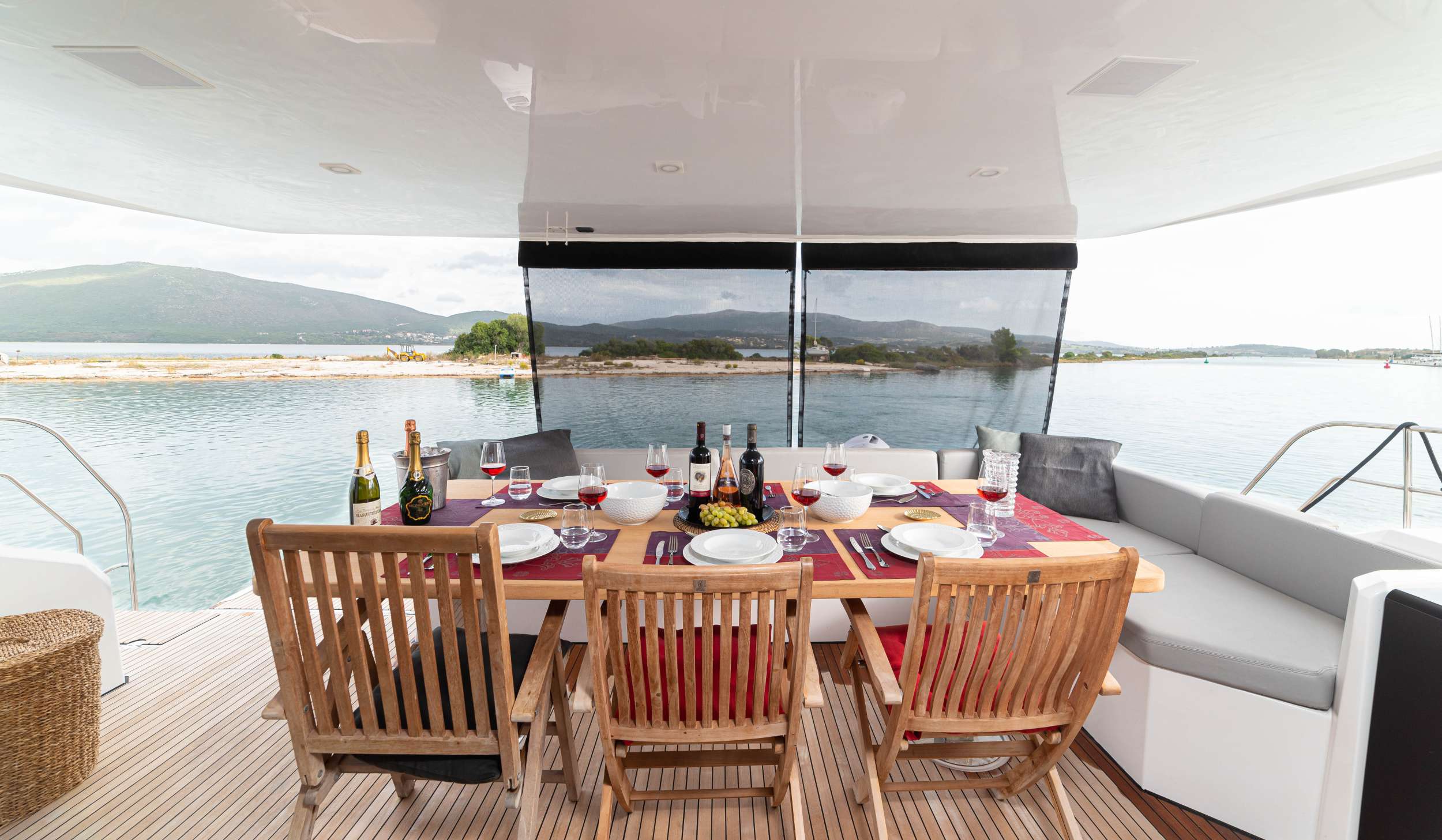 Motor Yacht 'KAMCHATKA' Exterior dining area (aft deck), 8 PAX, 2 Crew, 48.00 Ft, 14.00 Meters, Built 2021, Aventura