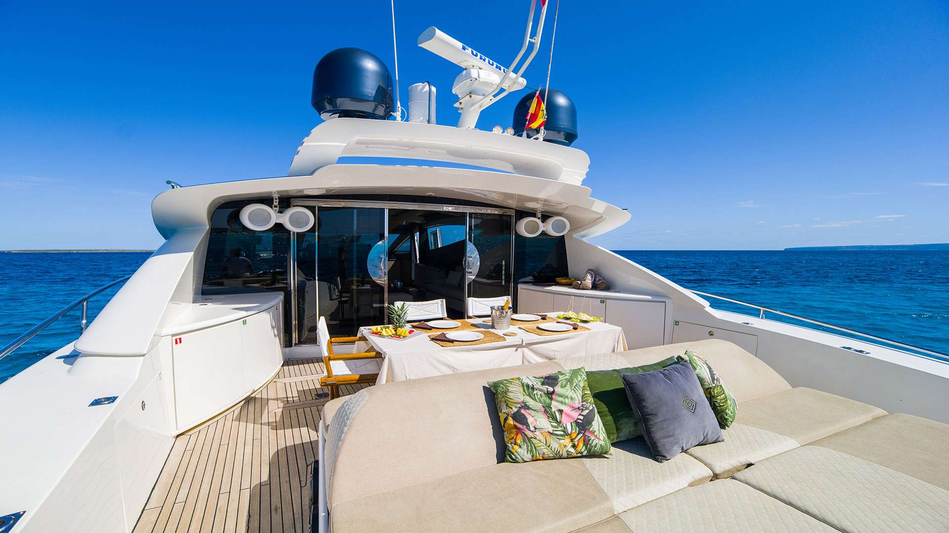 Motor Yacht 'FUNKY TOWN', 9 PAX, 90.00 Ft, 27.00 Meters, Built 2009, Canados, Refit Year 2022
