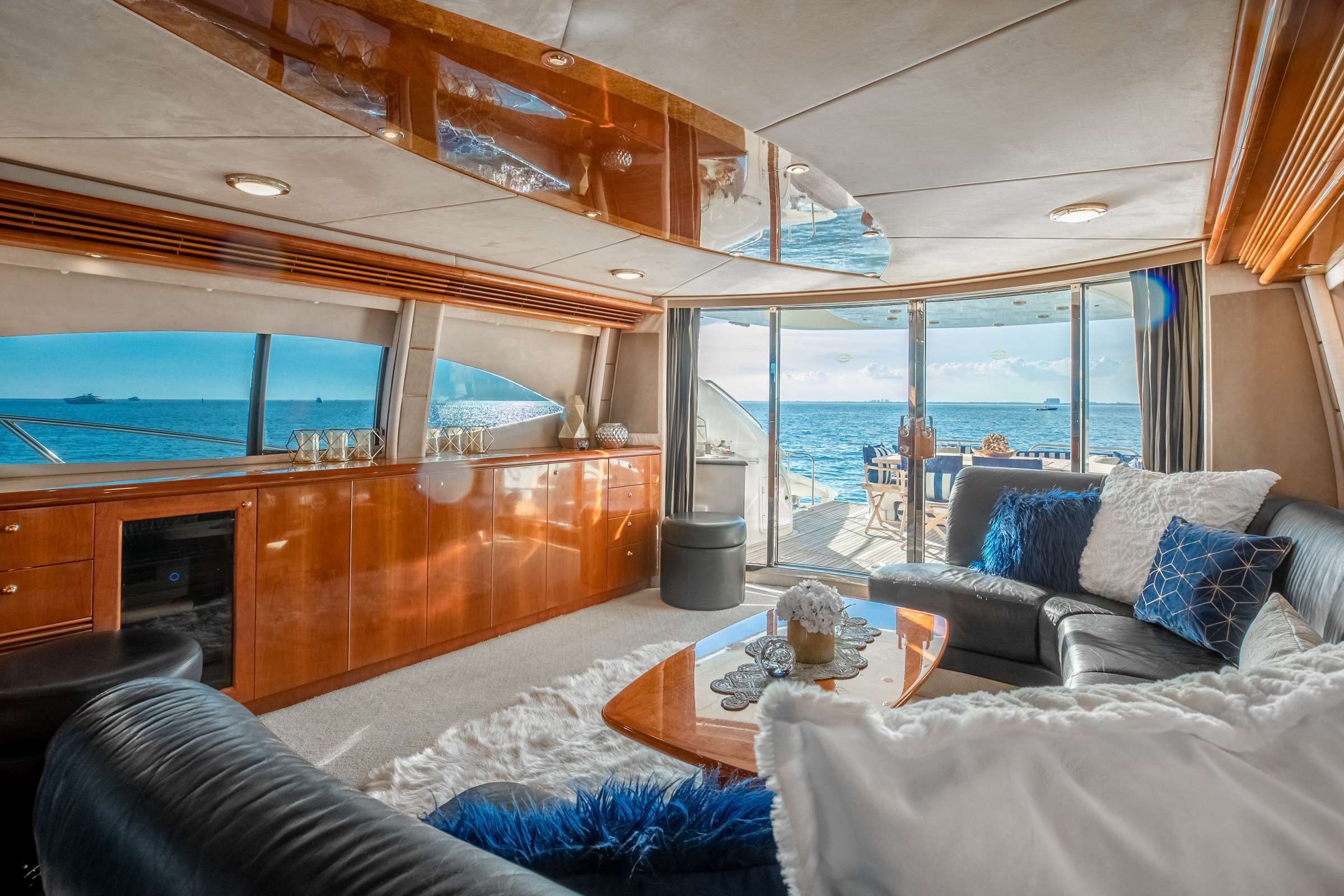 Motor Yacht 'LEOLENA', 6 PAX, 84.00 Ft, 25.00 Meters, Built 2007, Sunseeker, Refit Year 2018