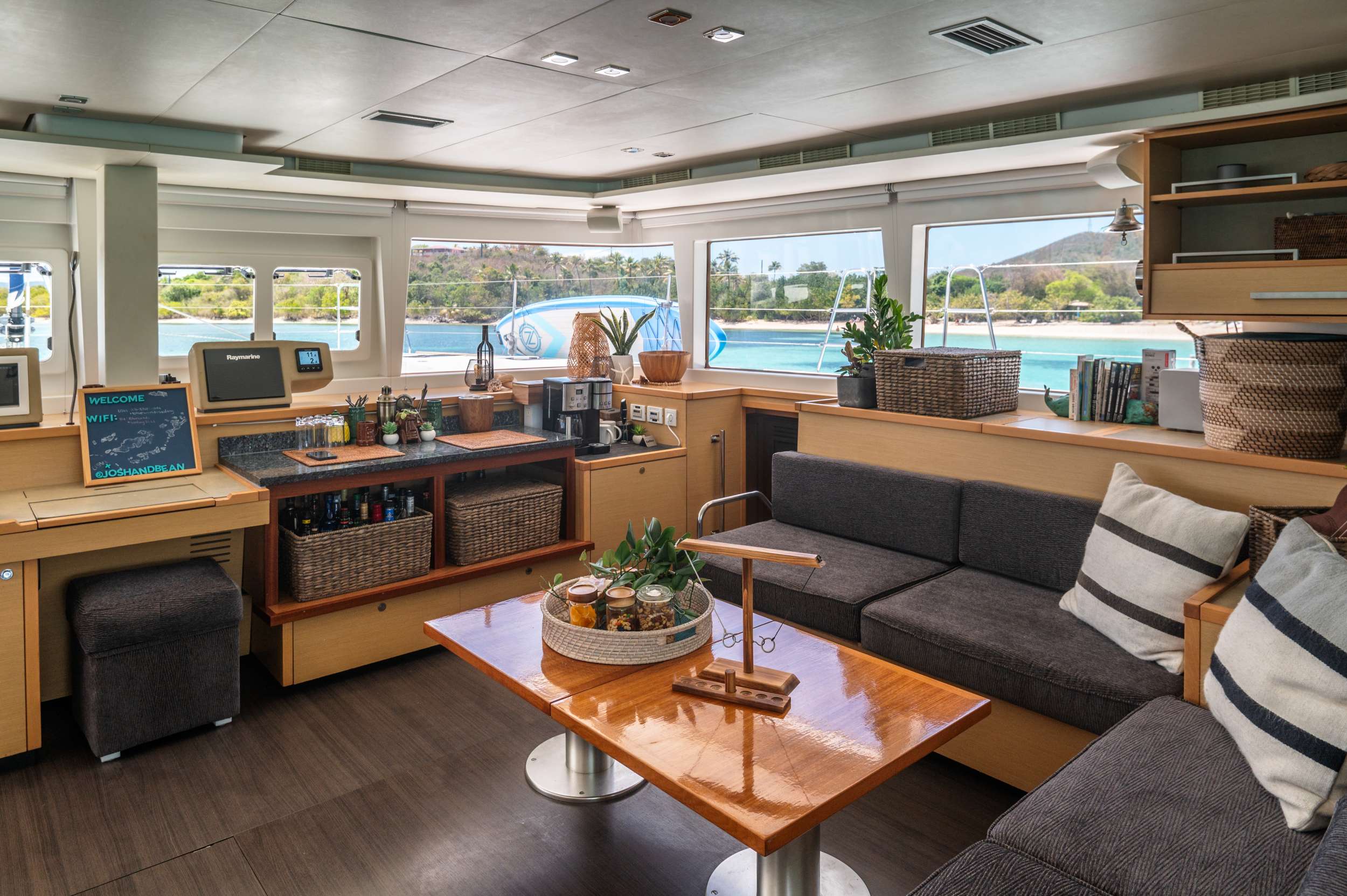Catamaran Yacht 'BLUEWINDS', 8 PAX, 2 Crew, 56.00 Ft, 17.00 Meters, Built 2014, Lagoon