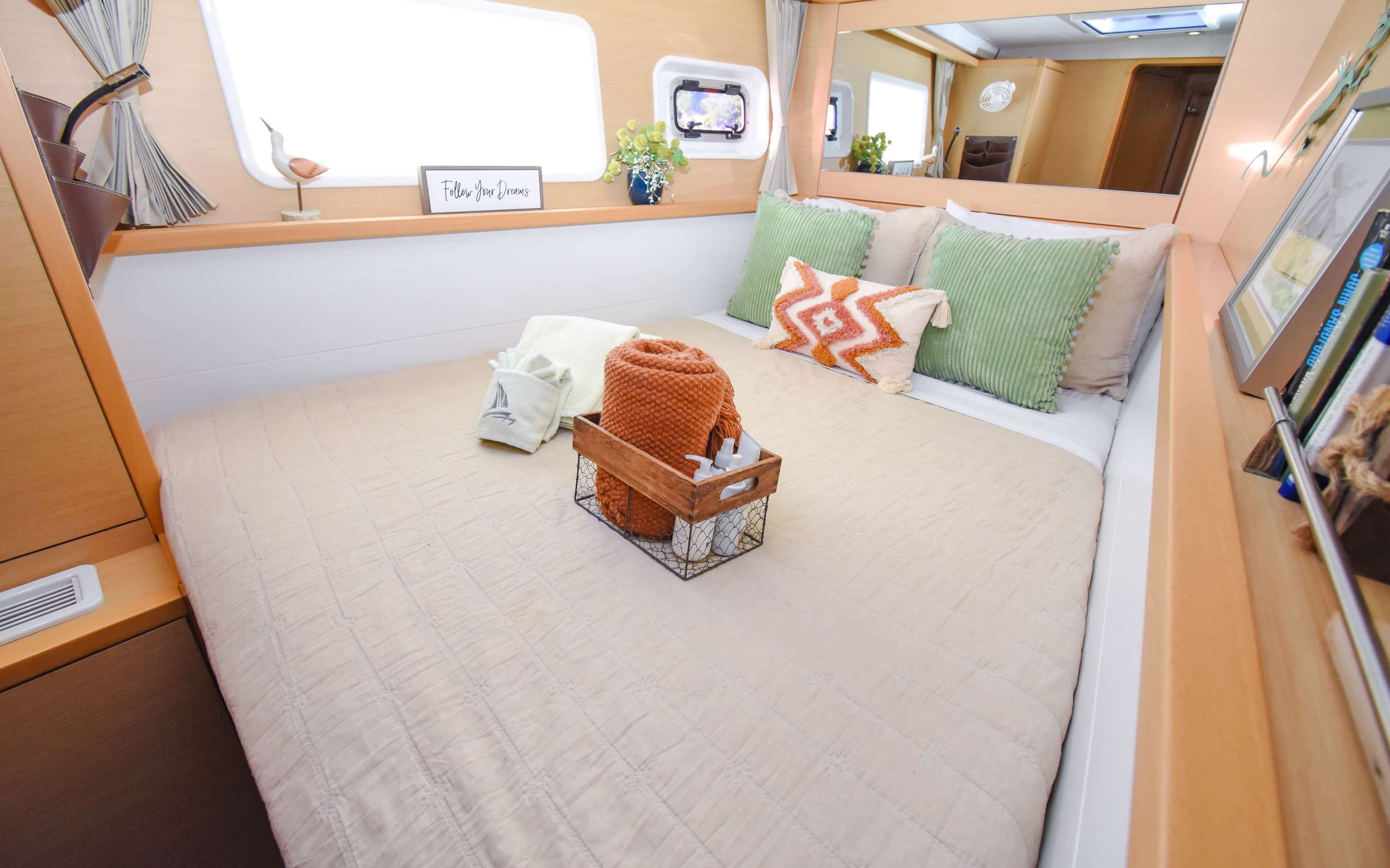 Catamaran Yacht 'WHISKEY BUSINESS', 6 PAX, 2 Crew, 45.00 Ft, 13.00 Meters, Built 2015, Lagoon