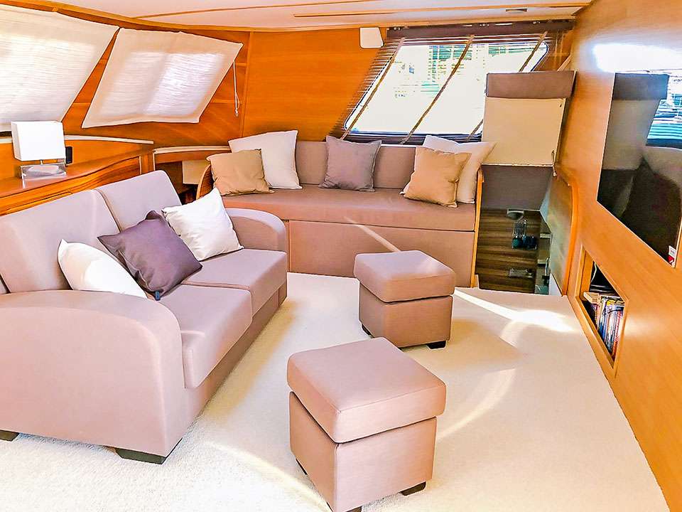Catamaran Yacht 'MYSTIQUE', 8 PAX, 2 Crew, 68.00 Ft, 21.00 Meters, Built 2010, ., Refit Year 2018