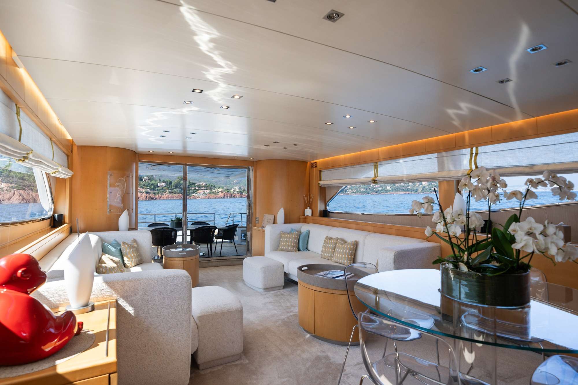 Motor Yacht 'COCA VI' Coca VI - Salon - 2025, 6 PAX, 3 Crew, 87.00 Ft, 26.00 Meters, Built 2000, ARNO, Refit Year 2014