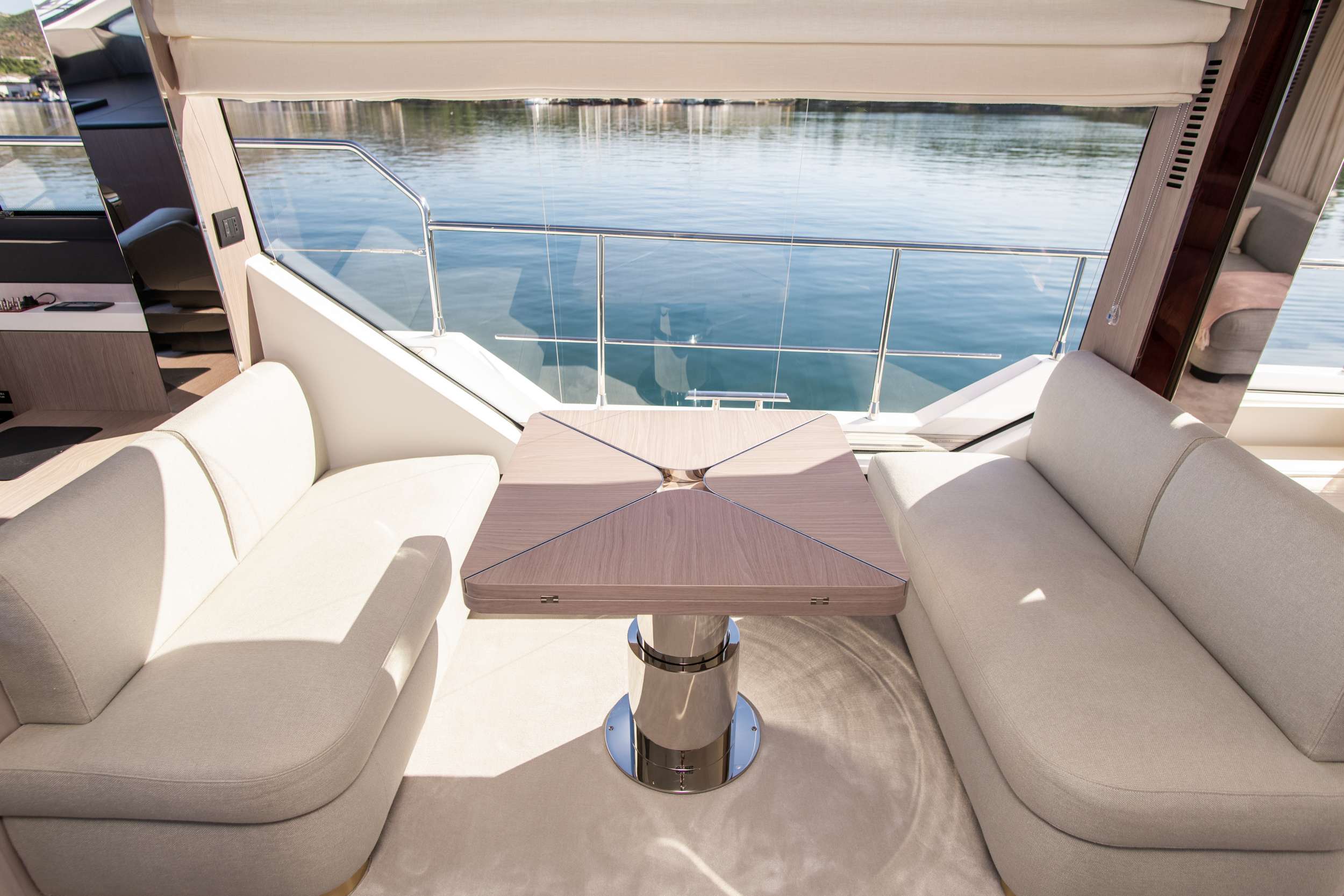 Motor Yacht 'ALIBABA' Dining area, 6 PAX, 2 Crew, 59.00 Ft, 18.00 Meters, Built 2022, Azimut