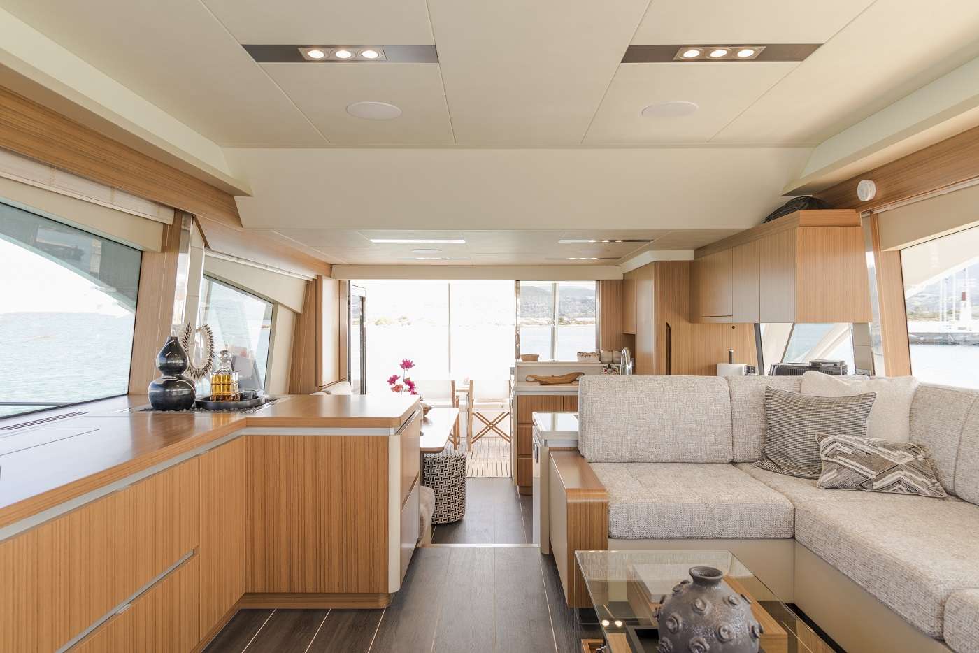Motor Yacht 'SIR HENDRIK', 6 PAX, 2 Crew, 68.00 Ft, 20.00 Meters, Built 2021