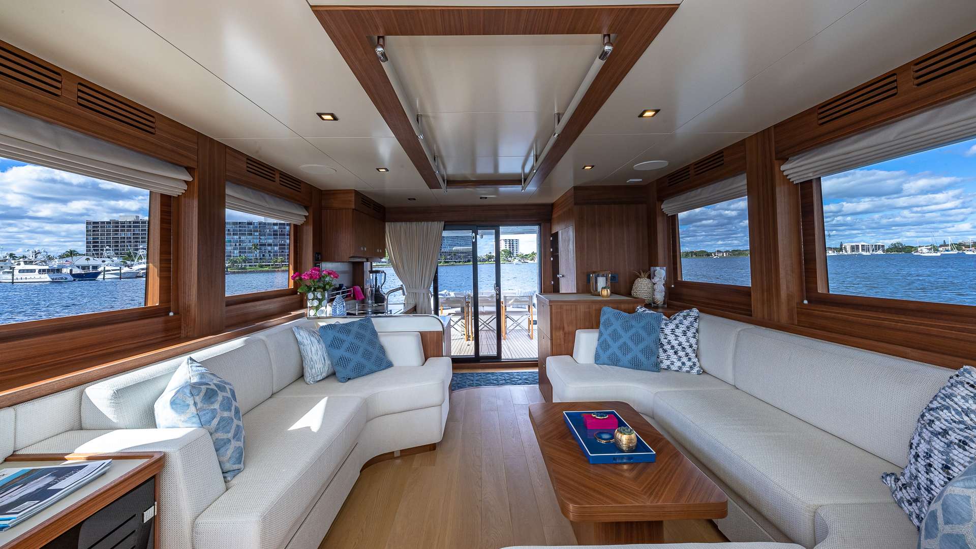 Motor Yacht 'MYSTIC BLUE' Main Salon / Dining, 4 PAX, 61.00 Ft, 18.00 Meters, Built 2022, Sirena