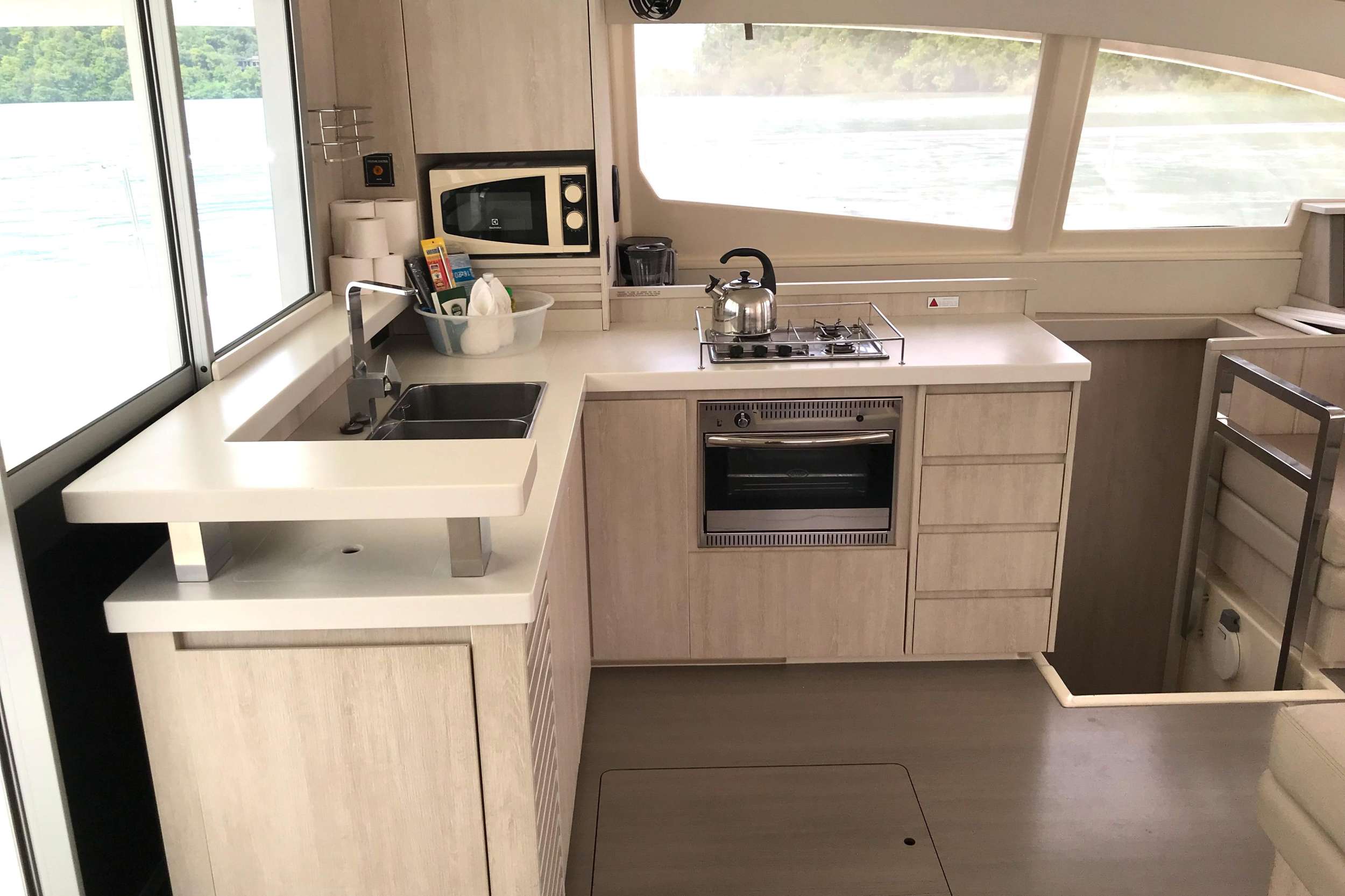Catamaran Yacht 'JAMSAM', 6 PAX, 2 Crew, 51.00 Ft, 15.00 Meters, Built 2017, Leopard