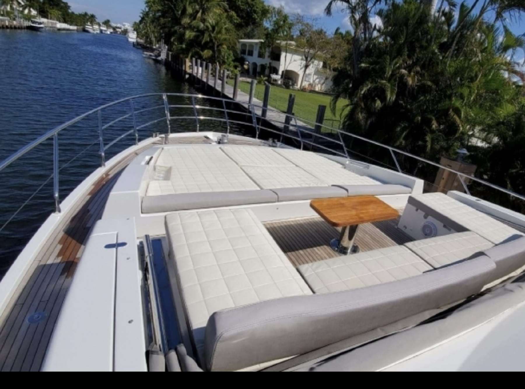 Motor Yacht 'FLOWER 72', 6 PAX, 72.00 Ft, 21.00 Meters, Built 2018, Azimut