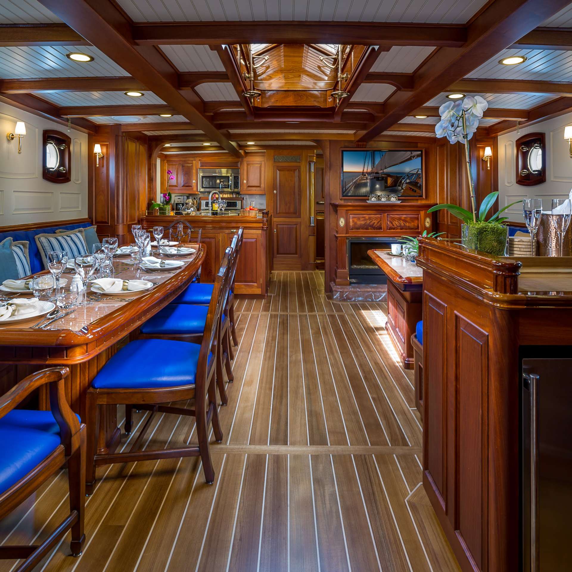 Sailing Yacht 'COLUMBIA', 12 PAX, 9 Crew, 141.00 Ft, 43.00 Meters, Built 2014, Custom