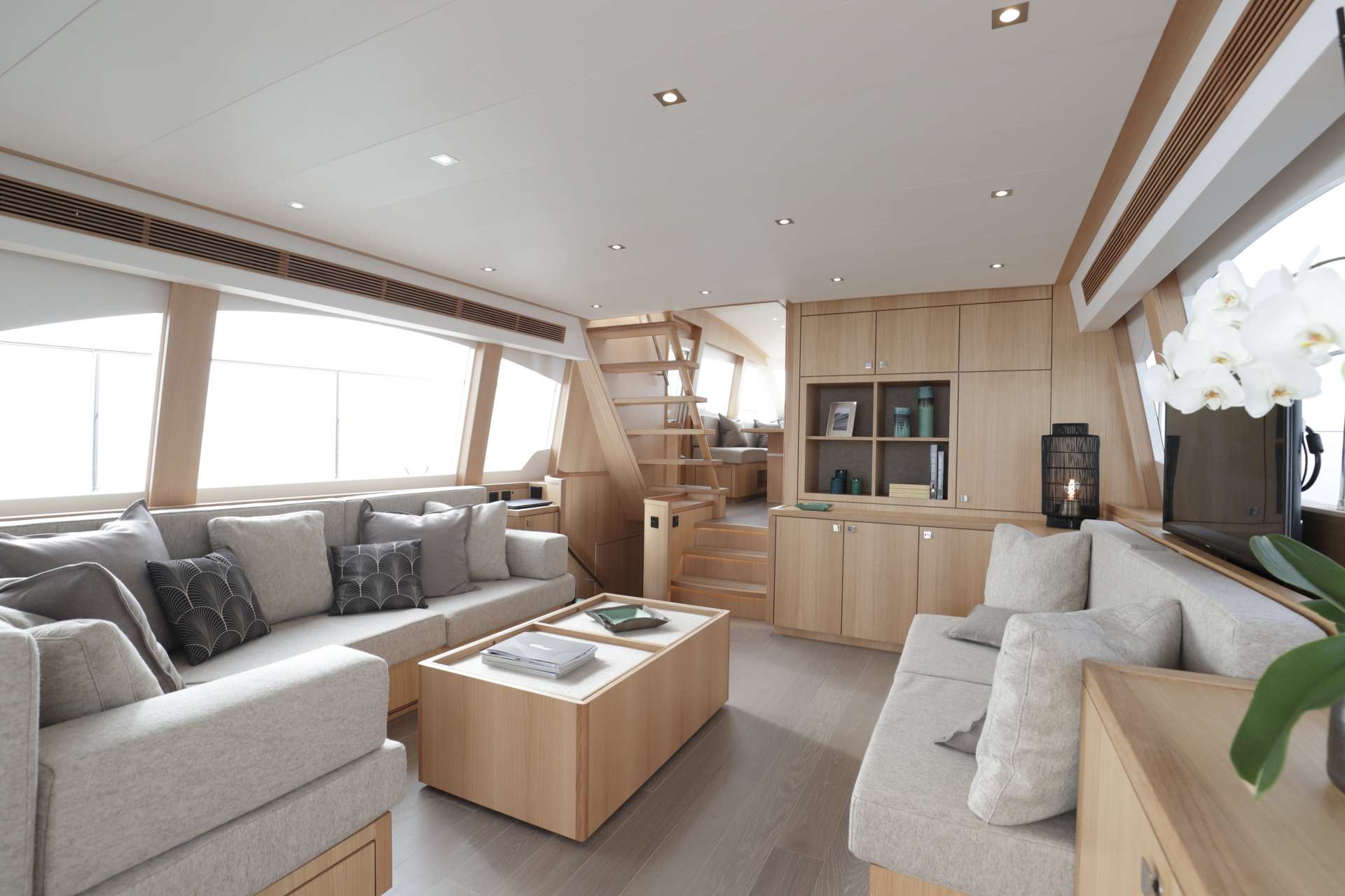 Motor Yacht 'ARMONEE', 6 PAX, 2 Crew, 75.00 Ft, 23.00 Meters, Built 2017, Couach