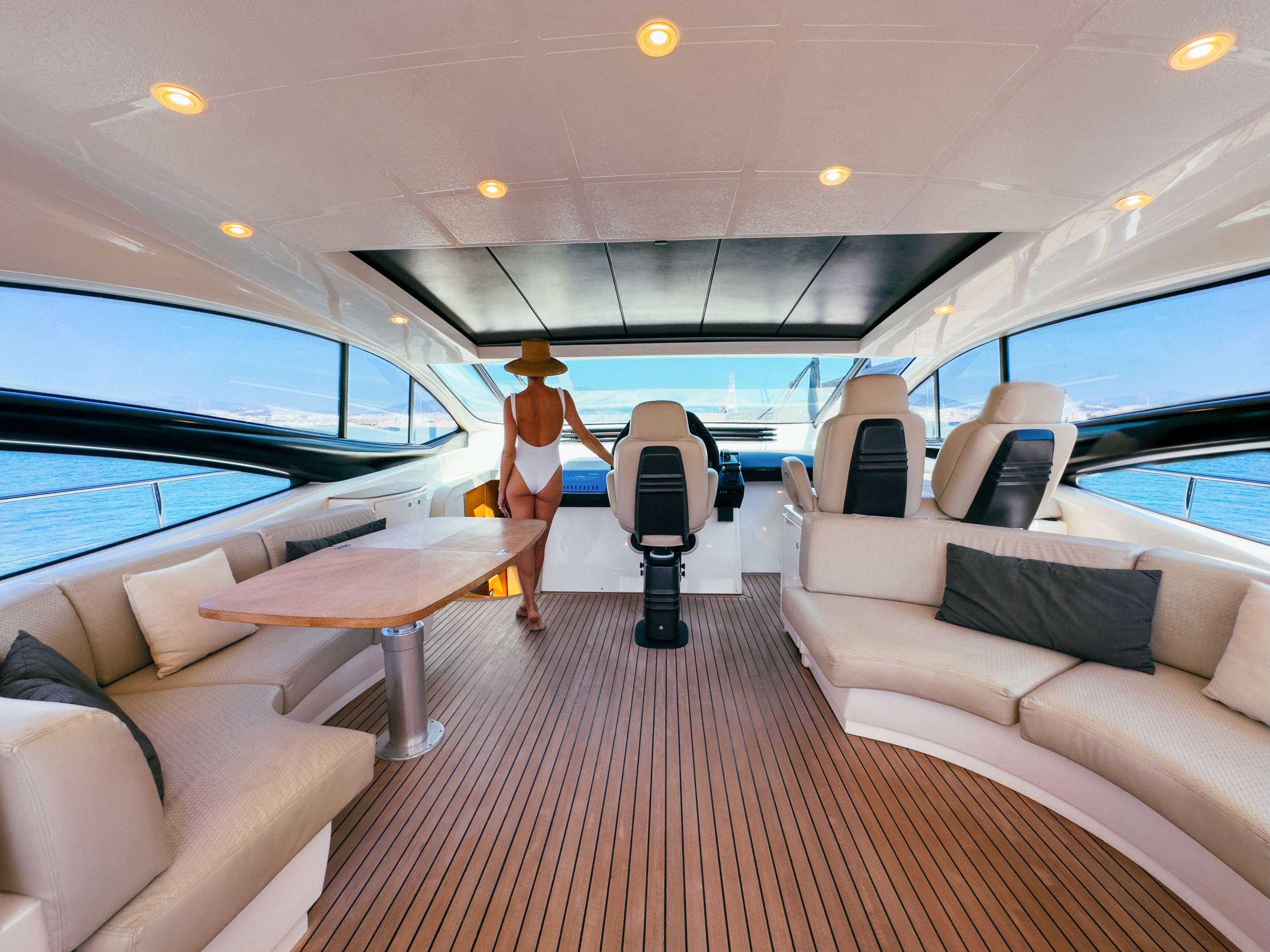 Motor Yacht 'AQUAZOE', 6 PAX, 2 Crew, 63.00 Ft, 19.00 Meters, Built 2005, Pershing, Refit Year 2022