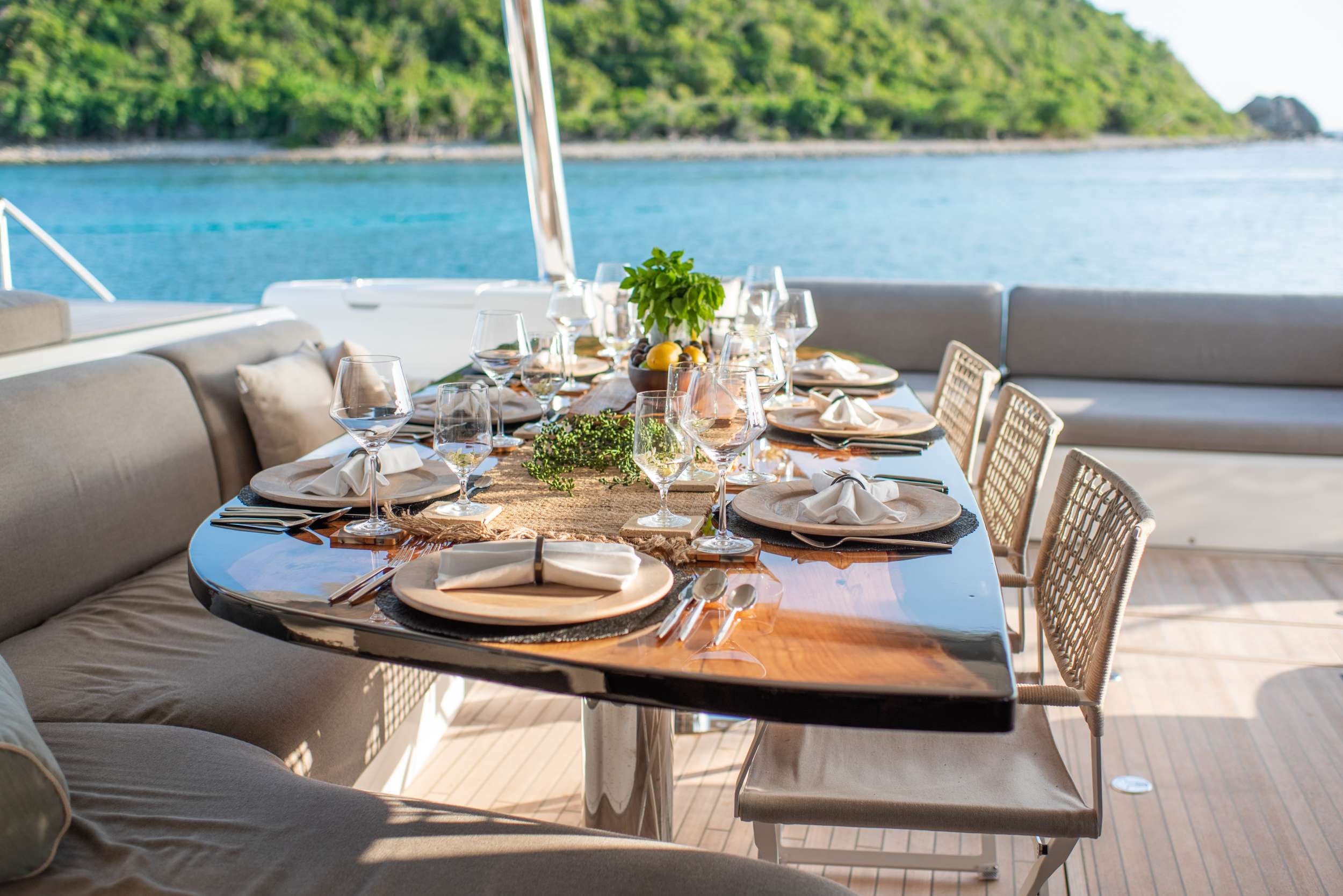 Catamaran Yacht 'JUSTIFIED HORIZONS' Dining Al fresco, 10 PAX, 3 Crew, 65.00 Ft, 19.00 Meters, Built 2021, Lagoon