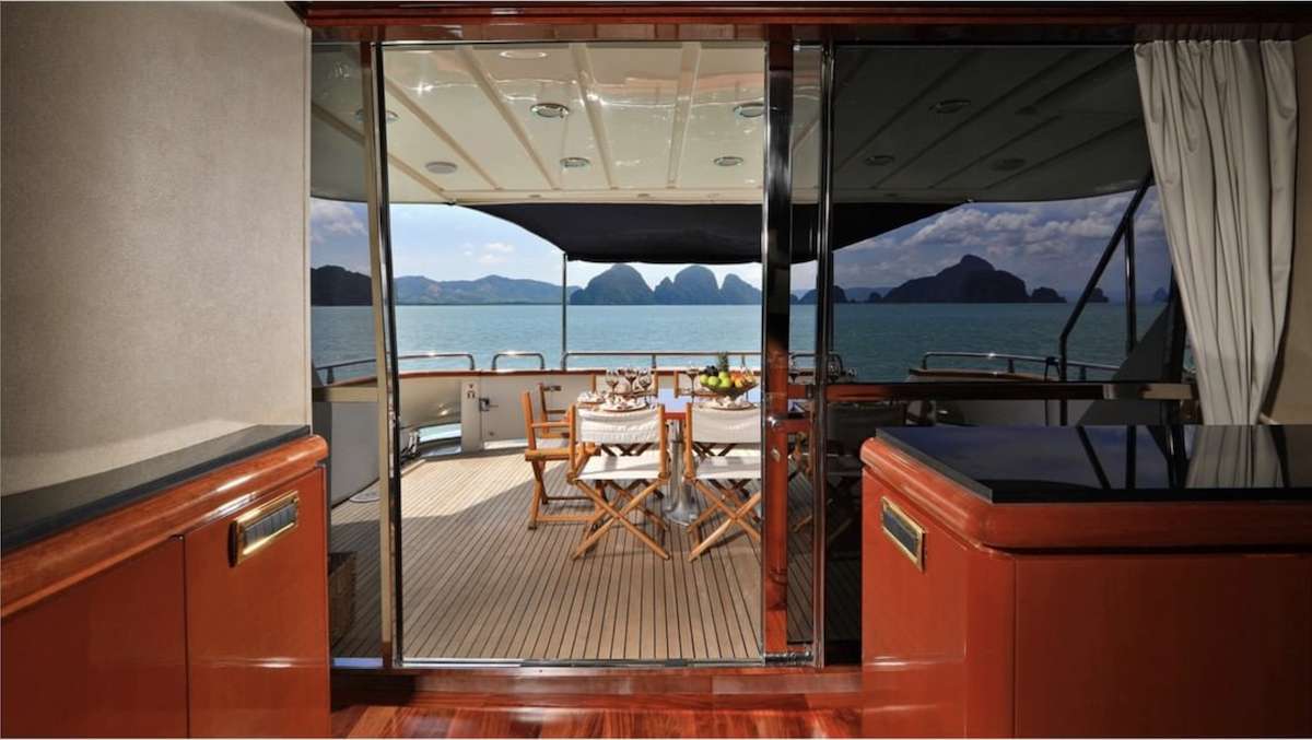 Motor Yacht 'DEMAREST' Salon, 10 PAX, 6 Crew, 105.00 Ft, 32.00 Meters, Built 2002, Falcon, Refit Year 2019