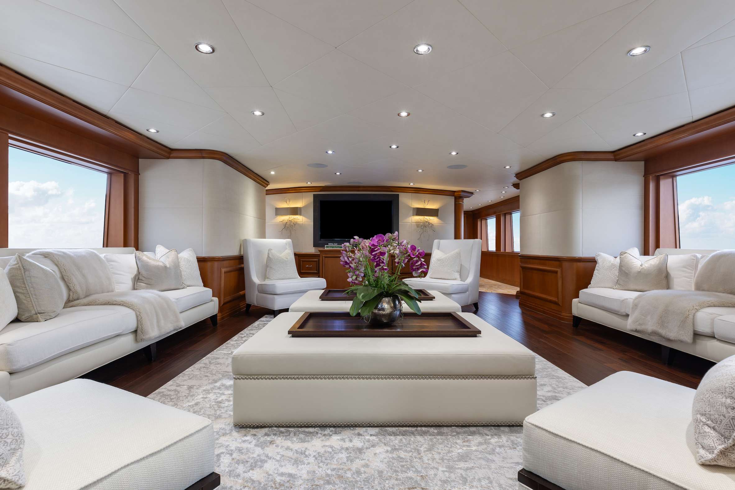 Motor Yacht 'M3' Main Salon, 10 PAX, 9 Crew, 147.00 Ft, 44.00 Meters, Built 2002, Intermarine Savannah, Refit Year 2016