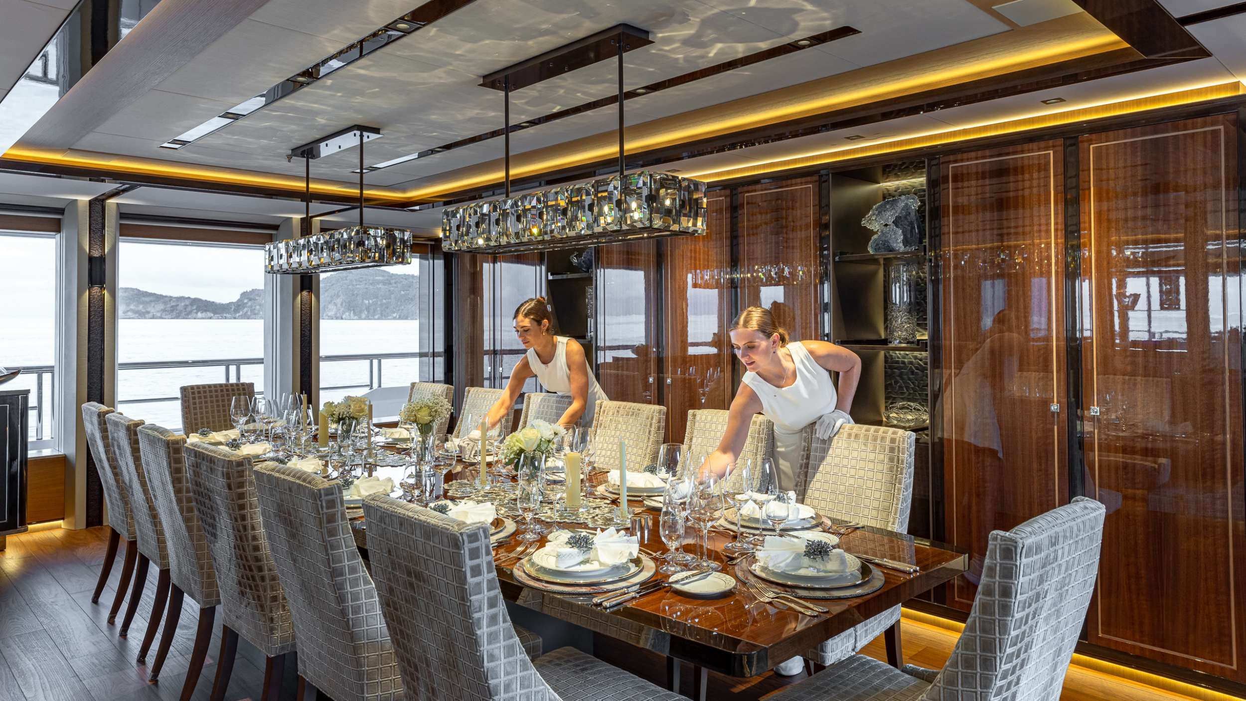 Motor Yacht 'TOP FIVE II' Main Salon Dining Area, 12 PAX, 19 Crew, 200.00 Ft, 61.00 Meters, Built 2021, Hakvoort