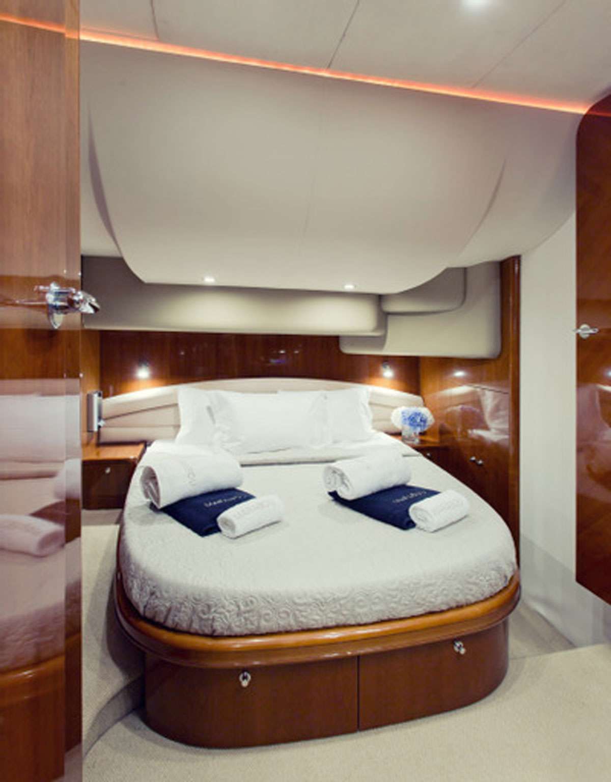 Motor Yacht 'PRINCESS 61', 6 PAX, 2 Crew, 61.00 Ft, 18.00 Meters, Built 2004, Princess, UK, Refit Year 2019