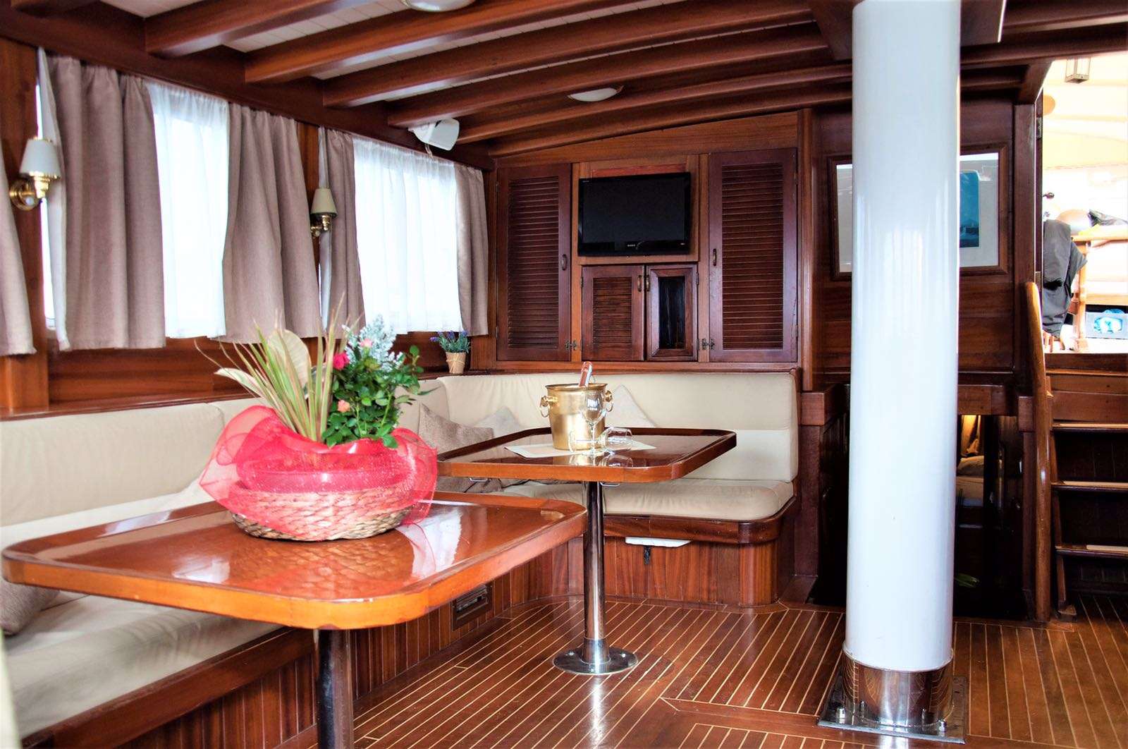 Sailing Yacht 'DONNA MARISA', 12 PAX, 88.00 Ft, 27.00 Meters, Built 1995, Bodrum Shipyard, Refit Year 2019