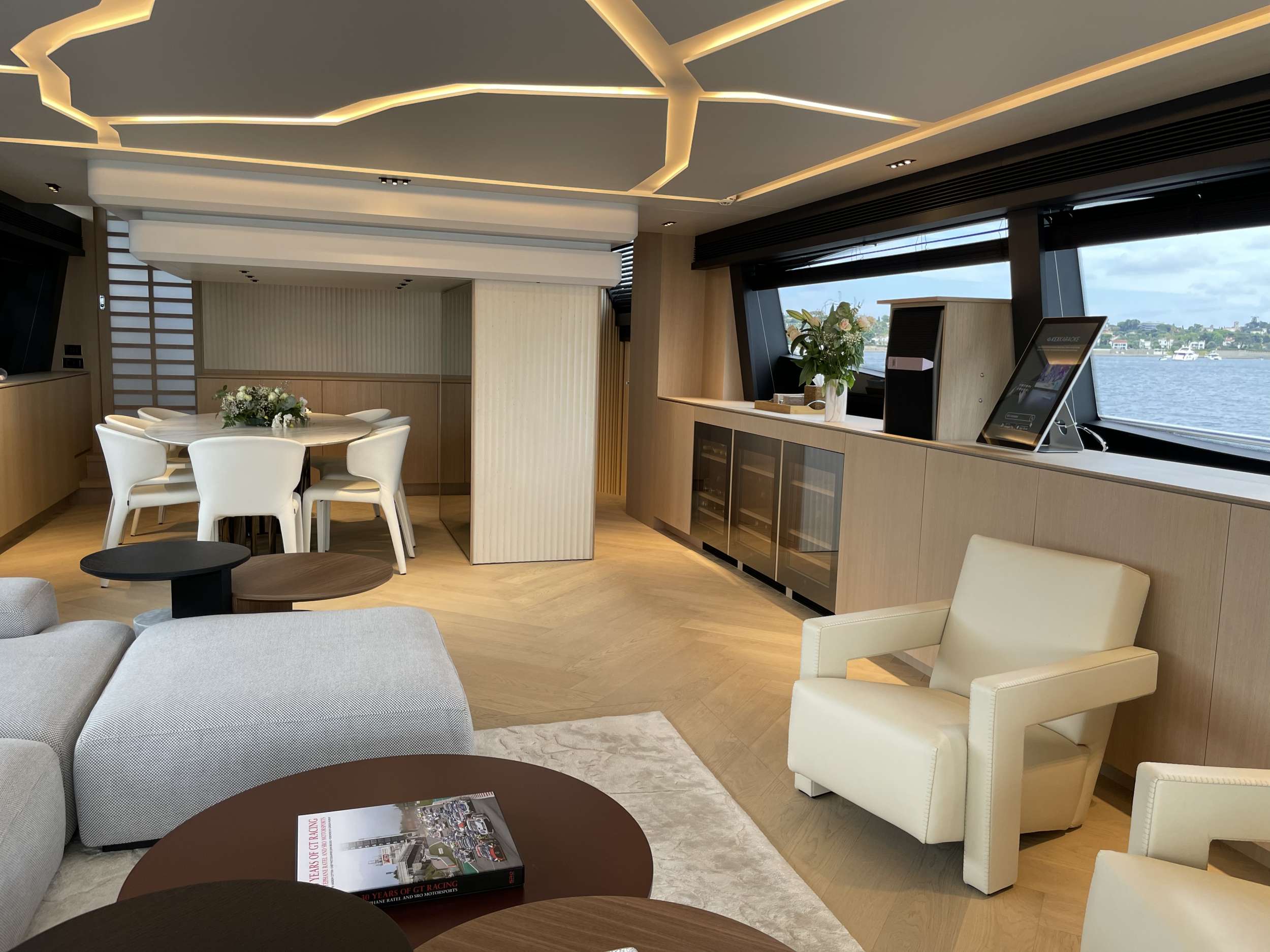 Motor Yacht 'FERRETTI 881 RPH', 9 PAX, 5 Crew, 88.00 Ft, 27.00 Meters, Built 2012, Ferretti, Refit Year 2022
