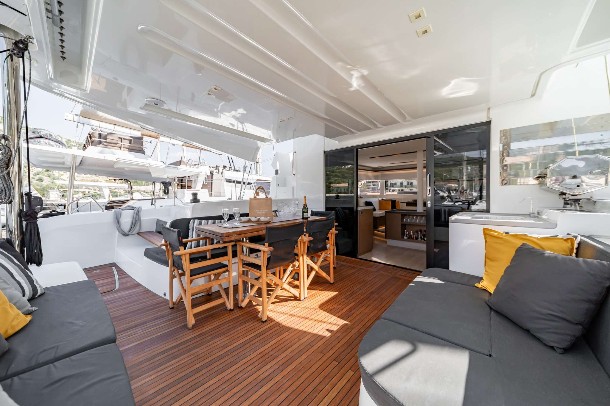 Catamaran Yacht 'OZELO', 10 PAX, 2 Crew, 50.00 Ft, 15.00 Meters, Built 2021, Lagoon