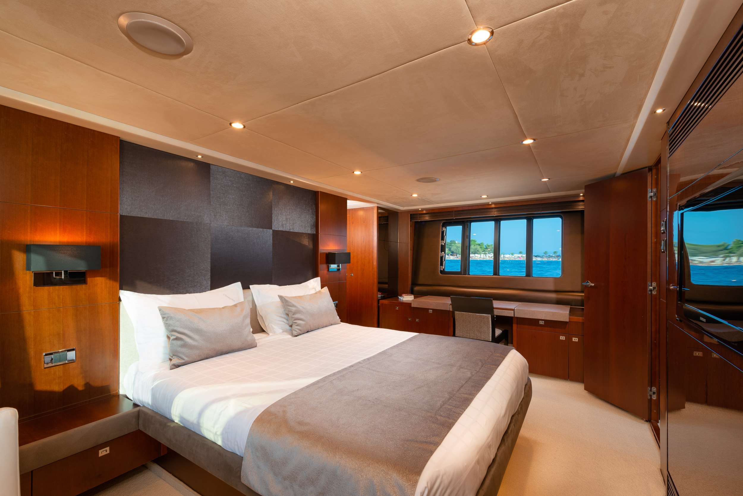 Motor Yacht 'PRINCESS 72 FLY CHAMPION', 8 PAX, 2 Crew, 73.00 Ft, 22.00 Meters, Built 2011, Princess, UK