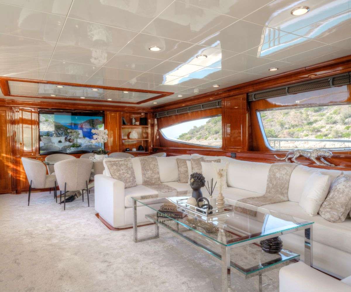 Motor Yacht 'DIVINE', 12 PAX, 6 Crew, 100.00 Ft, 30.00 Meters, Built 2006, Posillipo, Refit Year 2025