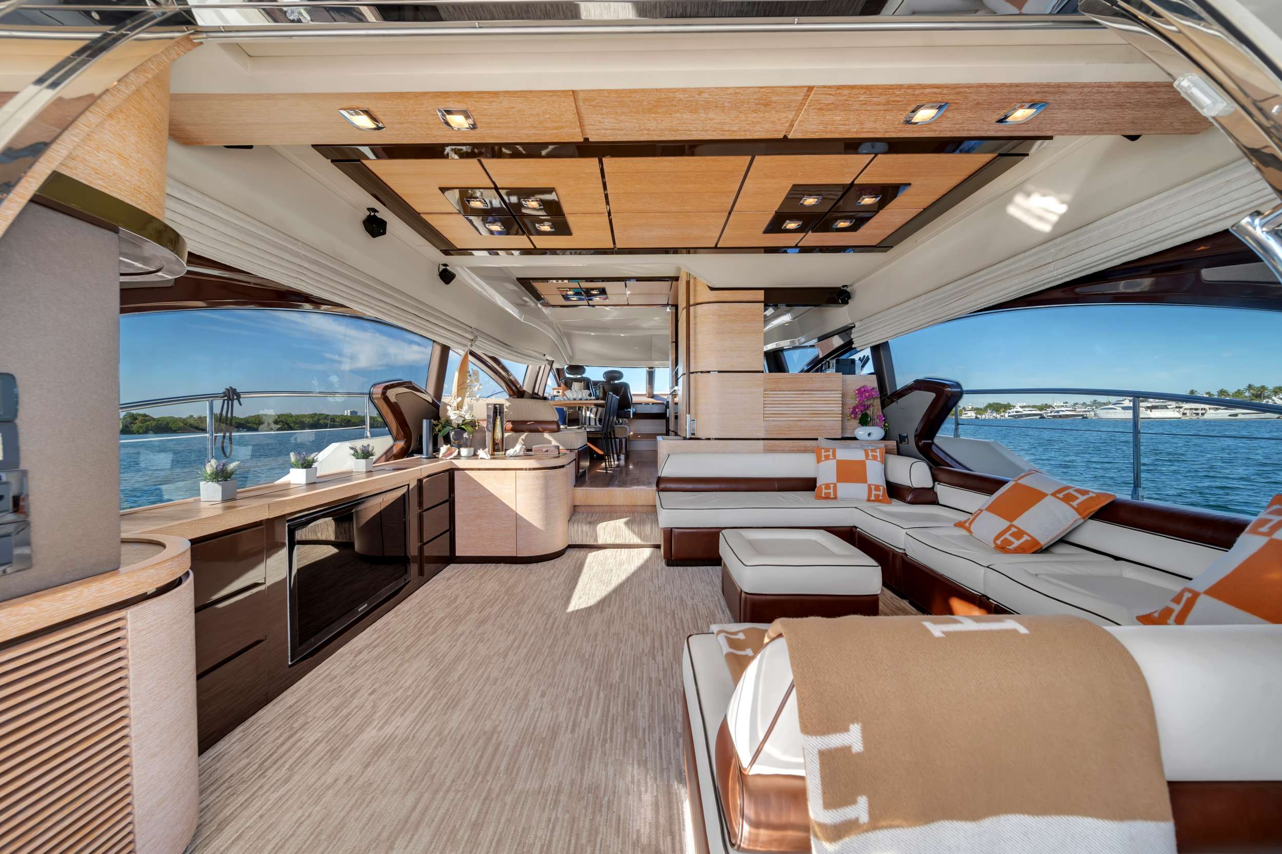 Motor Yacht 'LUPO' Salon, 10 PAX, 2 Crew, 70.00 Ft, 21.00 Meters, Built 2011, Azimut, Refit Year 2021