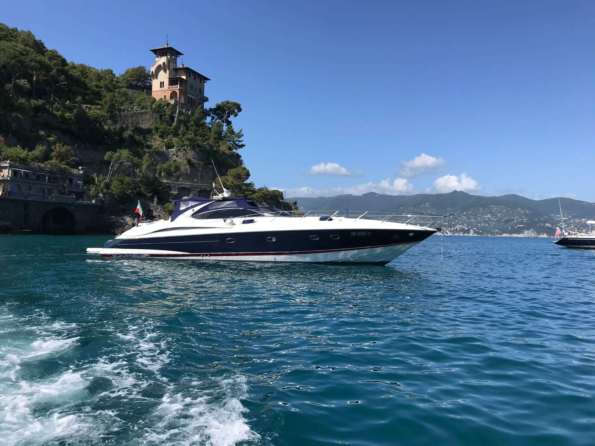 Motor Yacht 'MAGIC SUN SUNSEEKER 60S', 5 PAX, 60.00 Ft, 18.00 Meters, Built 2000, Sunseeker
