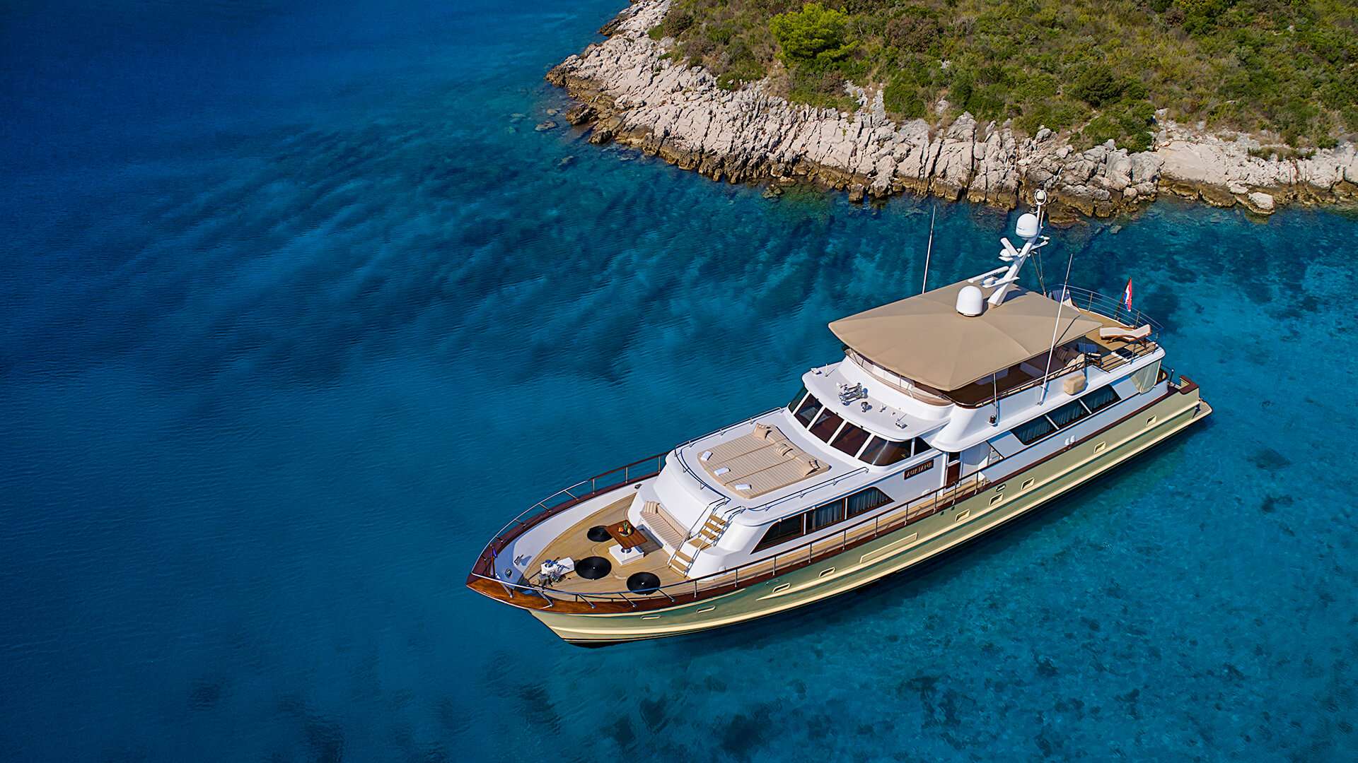 Motor Yacht 'AURIANE', 6 PAX, 4 Crew, 101.00 Ft, 31.00 Meters, Built 1985, Broward, Refit Year 2021