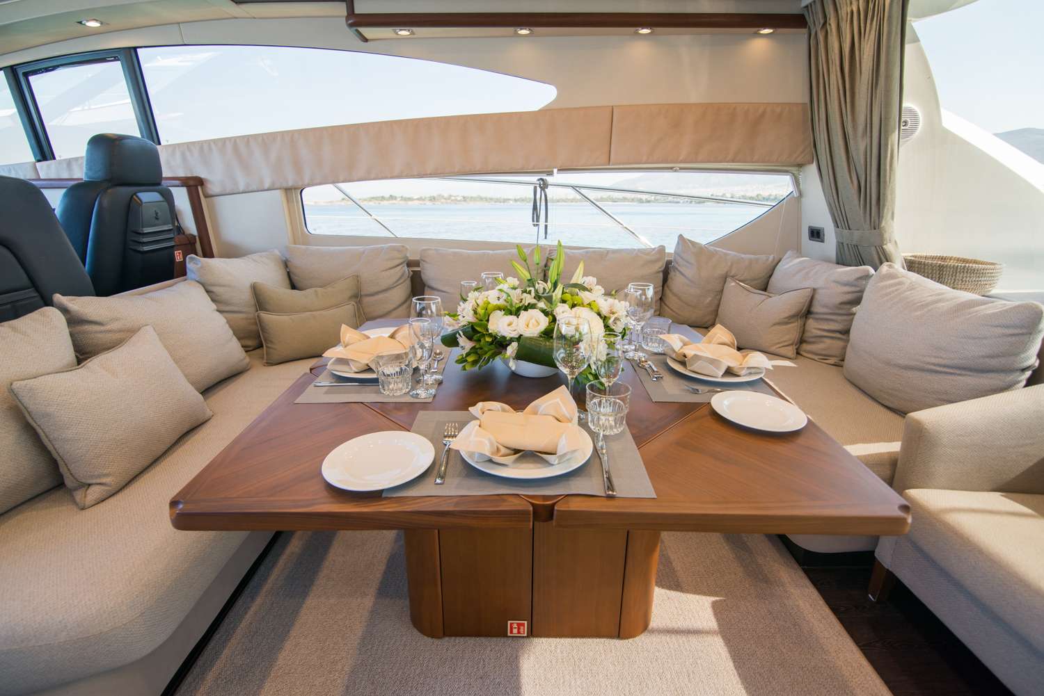 Motor Yacht 'ELENTARI', 6 PAX, 73.00 Ft, 22.00 Meters, Built 2009, Sunseeker, Refit Year 2021