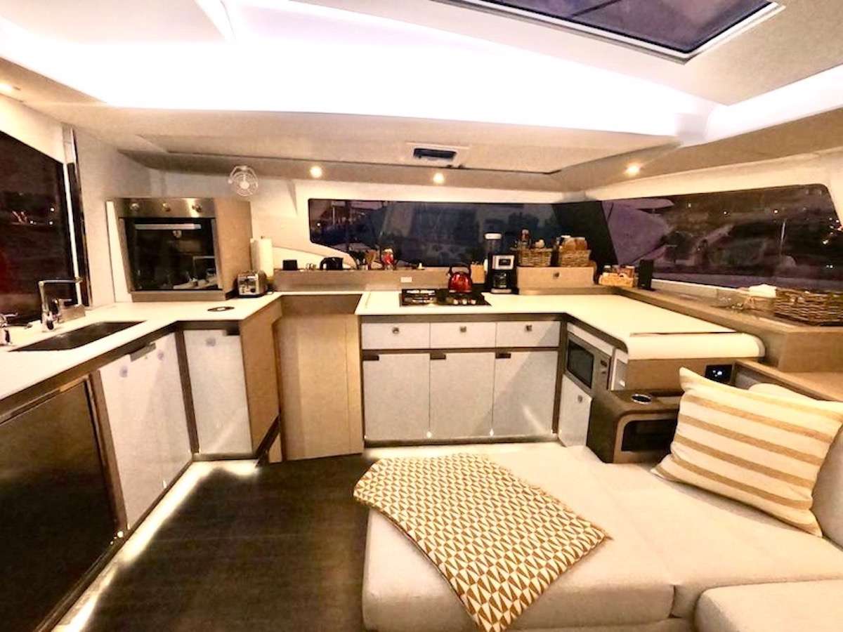 Catamaran Yacht 'CHAMPAGNE' Main Salon, 6 PAX, 2 Crew, 45.00 Ft, 13.00 Meters, Built 2019, Fountaine Pajot