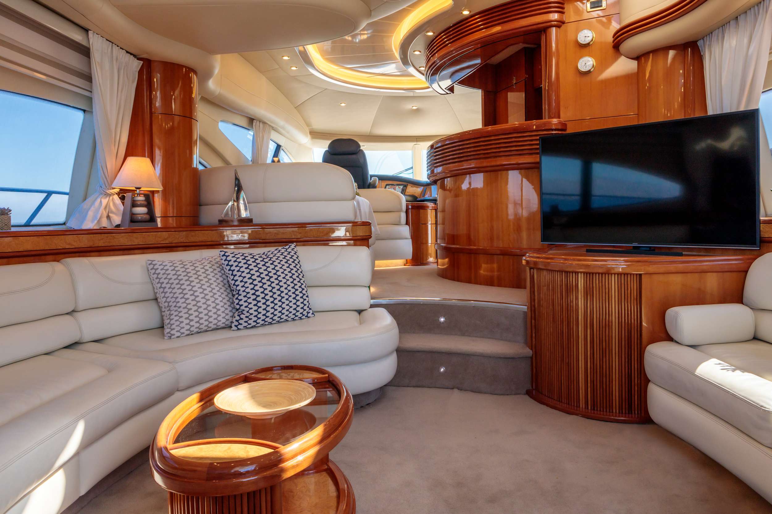 Motor Yacht 'DREAM' Salon, 8 PAX, 3 Crew, 69.00 Ft, 21.00 Meters, Built 2003, Azimut, Refit Year 2022