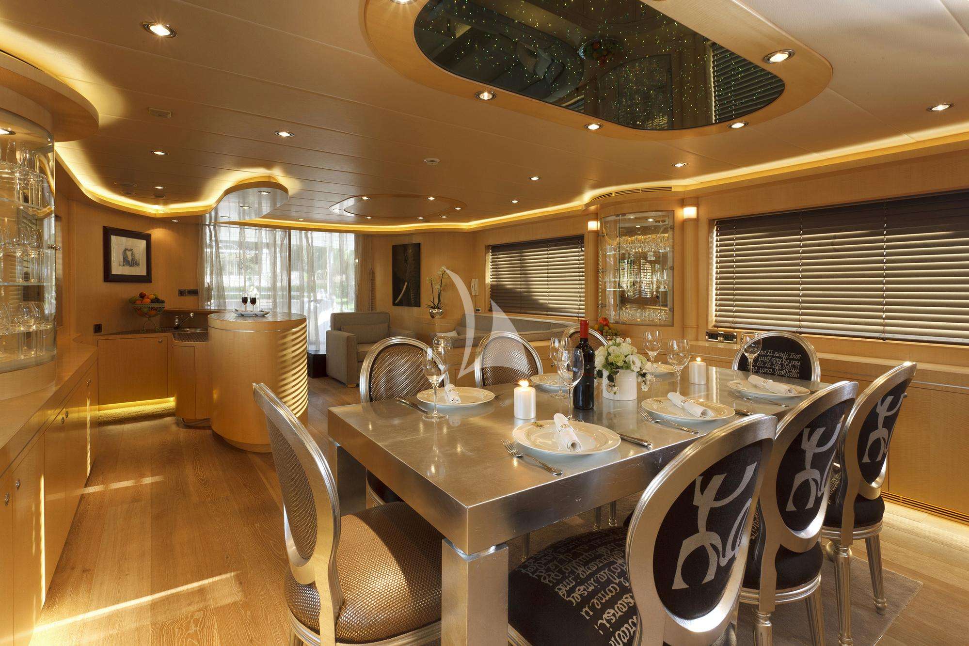 Motor Yacht 'CONTE ALBERTI', 8 PAX, 89.00 Ft, 27.00 Meters, Built 2006, Horizon, Refit Year 2020