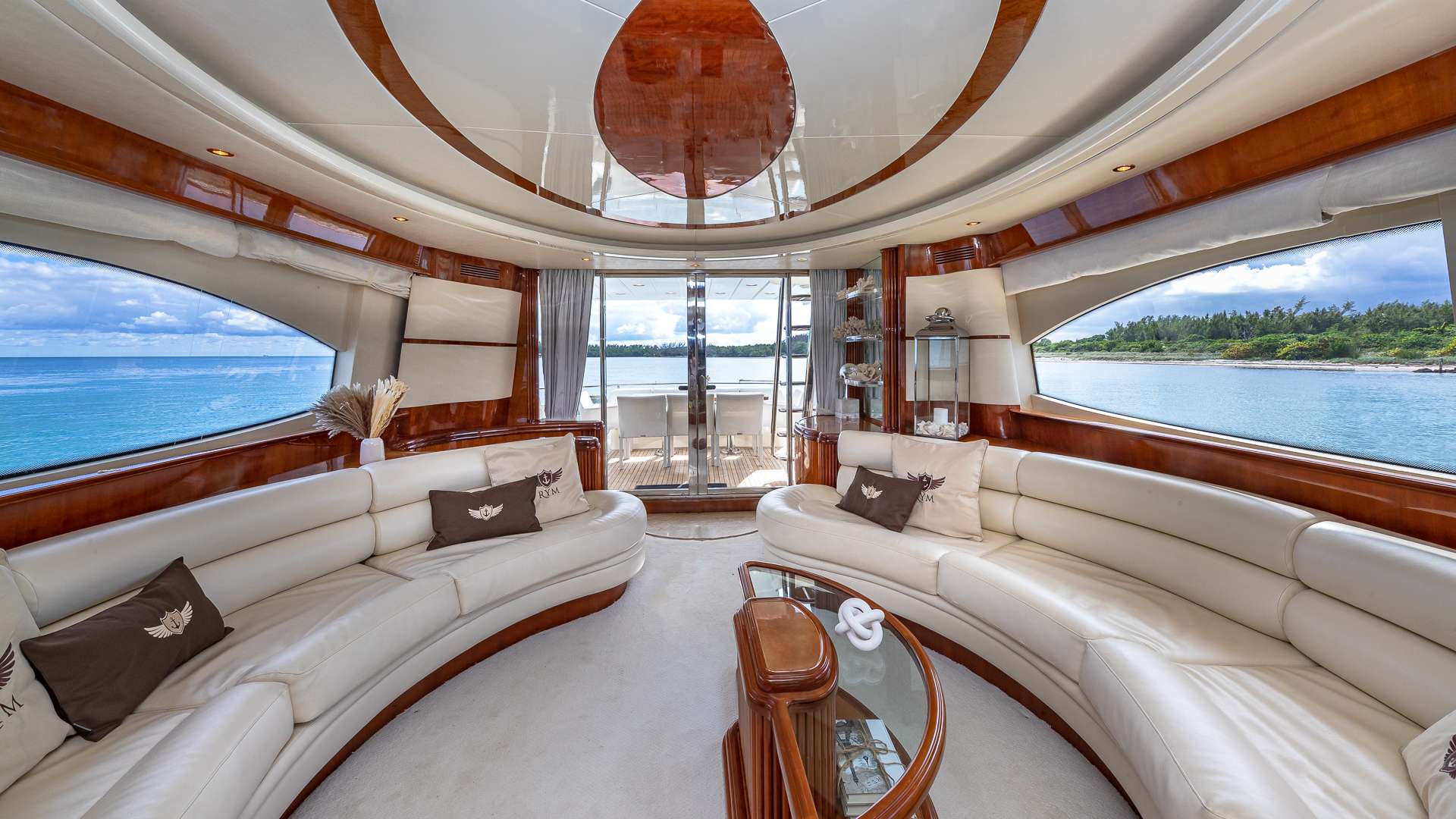 Motor Yacht 'SALT SHAKER', 9 PAX, 70.00 Ft, 21.00 Meters, Built 2001, Azimut, Refit Year 2022