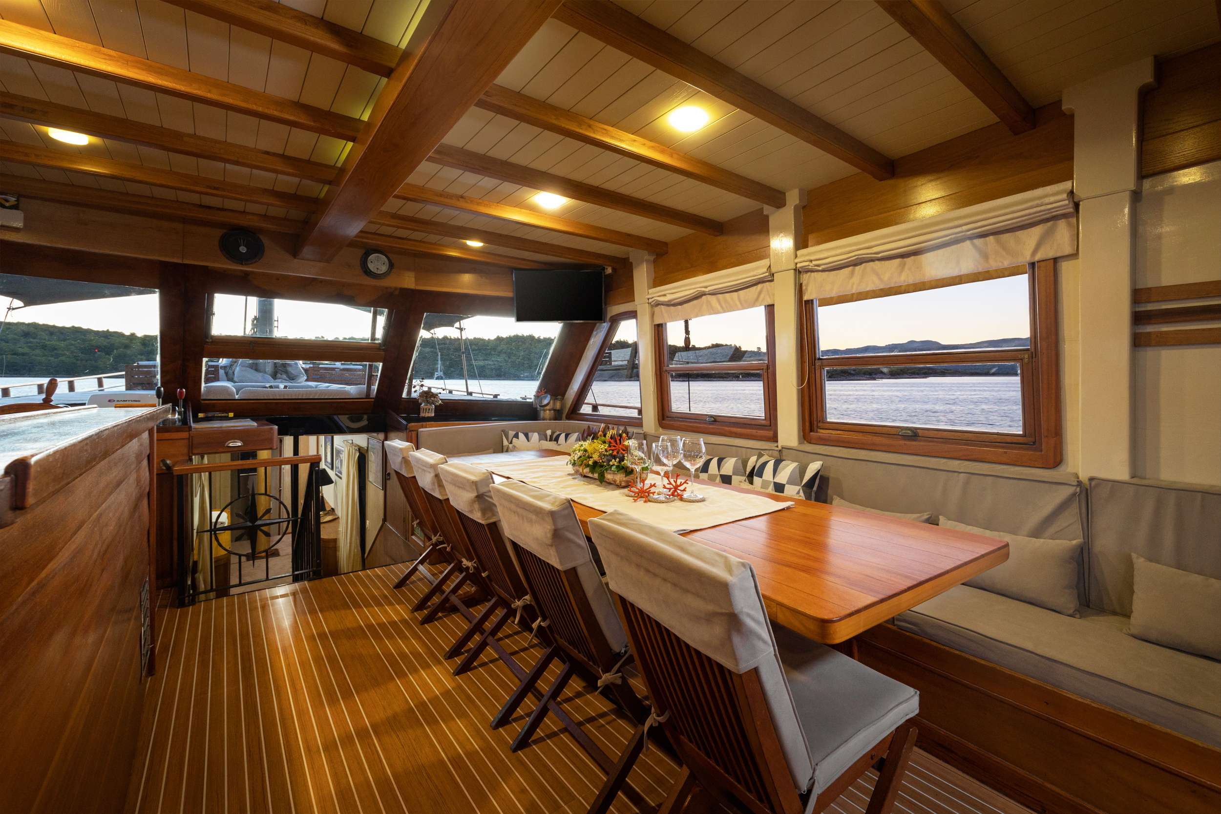 Motor Sailing Yacht 'ABORDA', 14 PAX, 4 Crew, 98.00 Ft, 30.00 Meters, Built 1989, Custom, Refit Year 2021