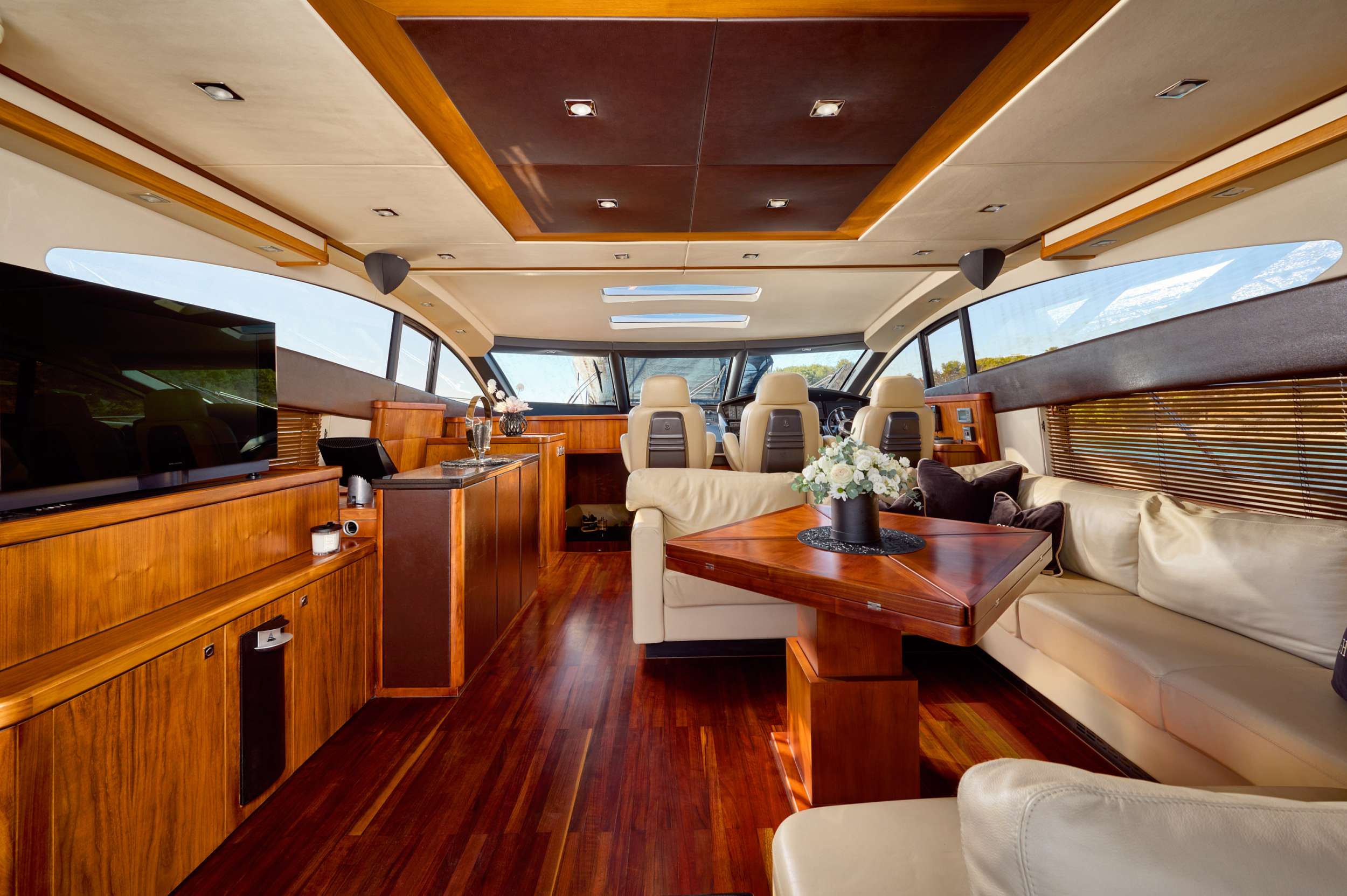 Motor Yacht 'SUNSEEKER PREDATOR 72 GHOST', 6 PAX, 2 Crew, 72.00 Ft, 22.00 Meters, Built 2008, Sunseeker, Refit Year 2021