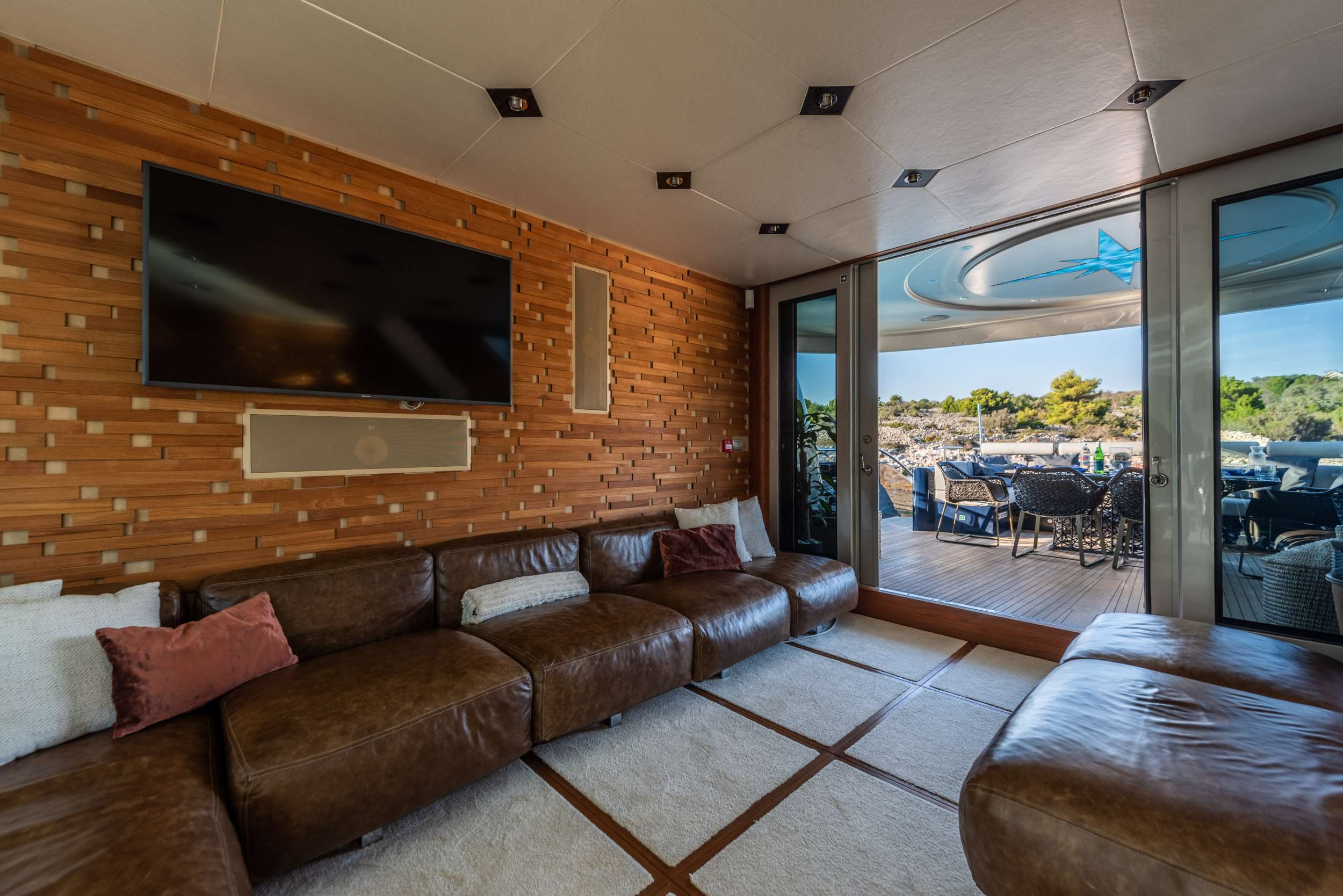 Motor Yacht 'ONE BLUE', 12 PAX, 126.00 Ft, 38.00 Meters, Built 2009, Ocealine, Refit Year 2019