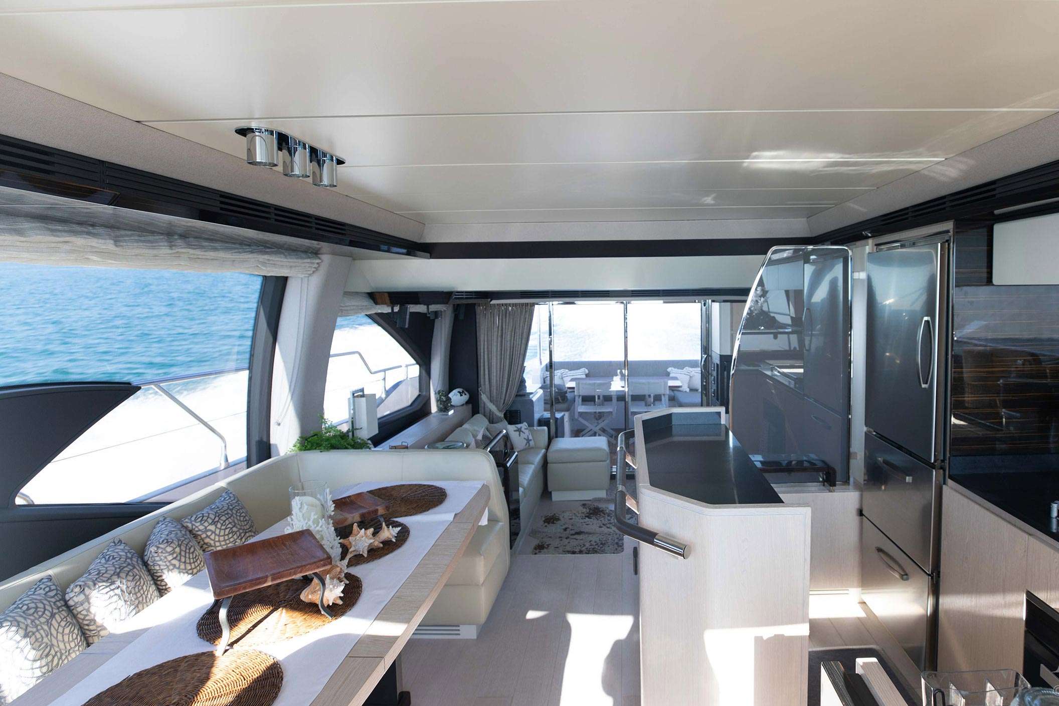 Motor Yacht 'LITQUIDITY', 8 PAX, 68.00 Ft, 20.00 Meters, Built 2018, Azimut