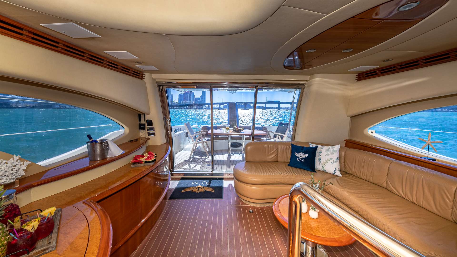 Motor Yacht 'PRICELESS', 6 PAX, 62.00 Ft, 18.00 Meters, Built 2006, Azimut, Refit Year 2019