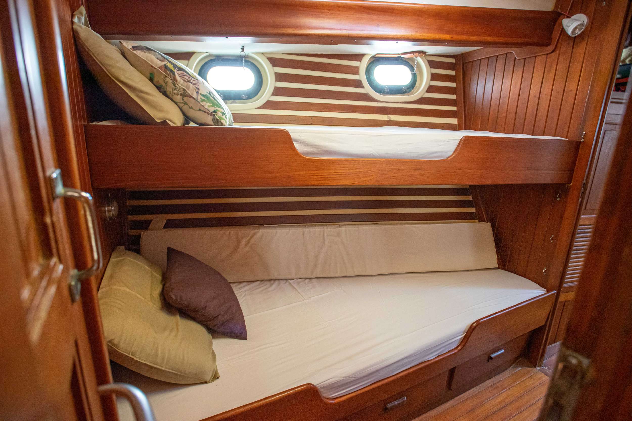 Sailing Yacht 'ONFEKOMONADI' port forward bank cabin, 6 PAX, 56.00 Ft, 17.00 Meters, Built 1982, Ta Chiao, Refit Year 2022