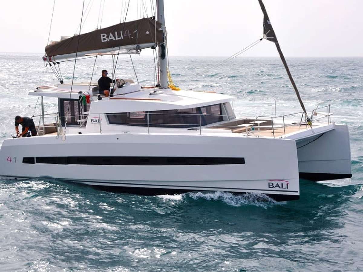 Catamaran Yacht 'PURPUS', 6 PAX, 2 Crew, 41.00 Ft, 12.00 Meters, Built 2020, Bali Catamarans