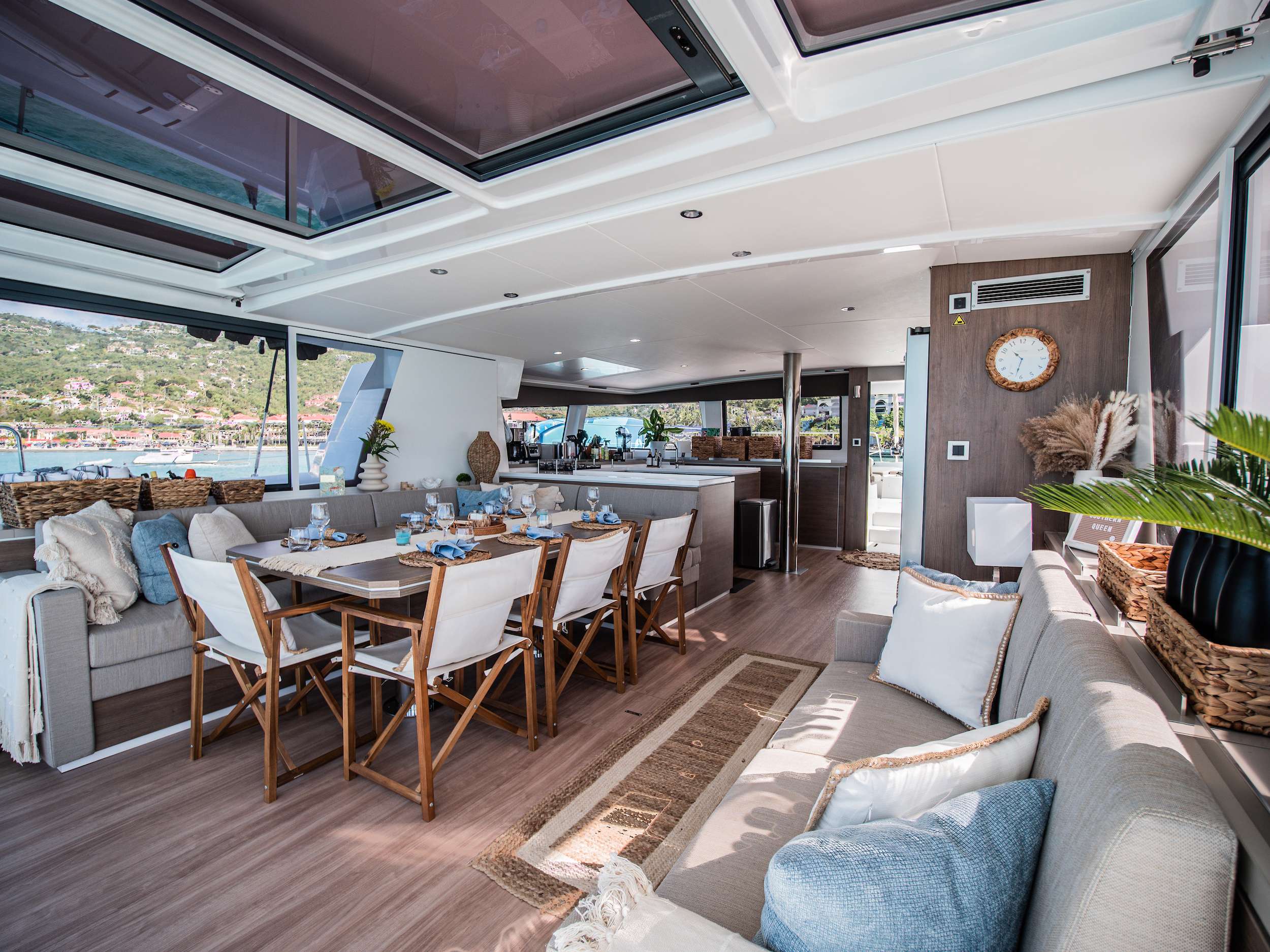 Catamaran Yacht 'SOUTHERN QUEEN', 10 PAX, 2 Crew, 54.00 Ft, 16.00 Meters, Built 2022, Bali Catamarans