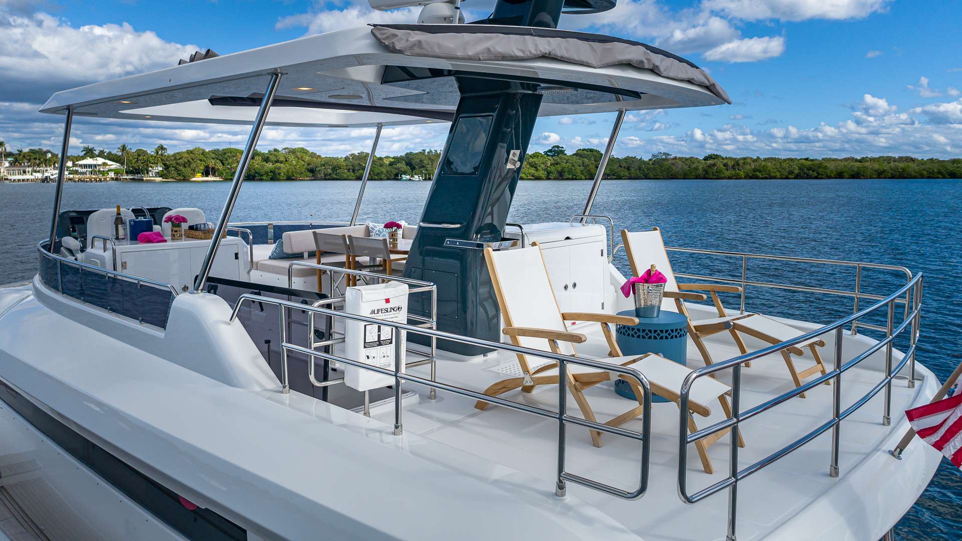 Motor Yacht 'MYSTIC BLUE' Main Salon / Dining, 4 PAX, 61.00 Ft, 18.00 Meters, Built 2022, Sirena