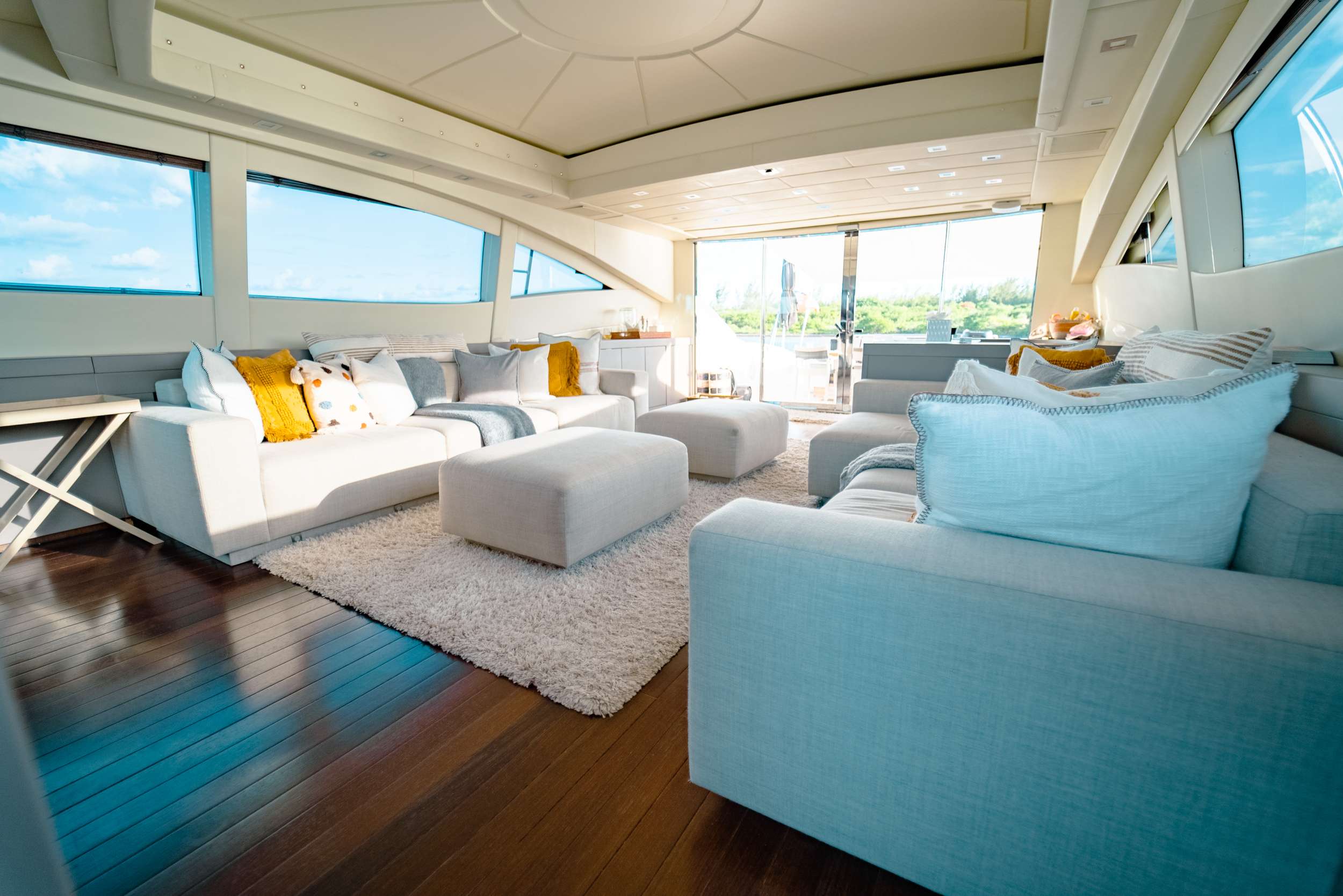 Motor Yacht 'HOUDINI' Main Salon, 8 PAX, 3 Crew, 92.00 Ft, 28.00 Meters, Built 2008, Mangusta, Refit Year 2020