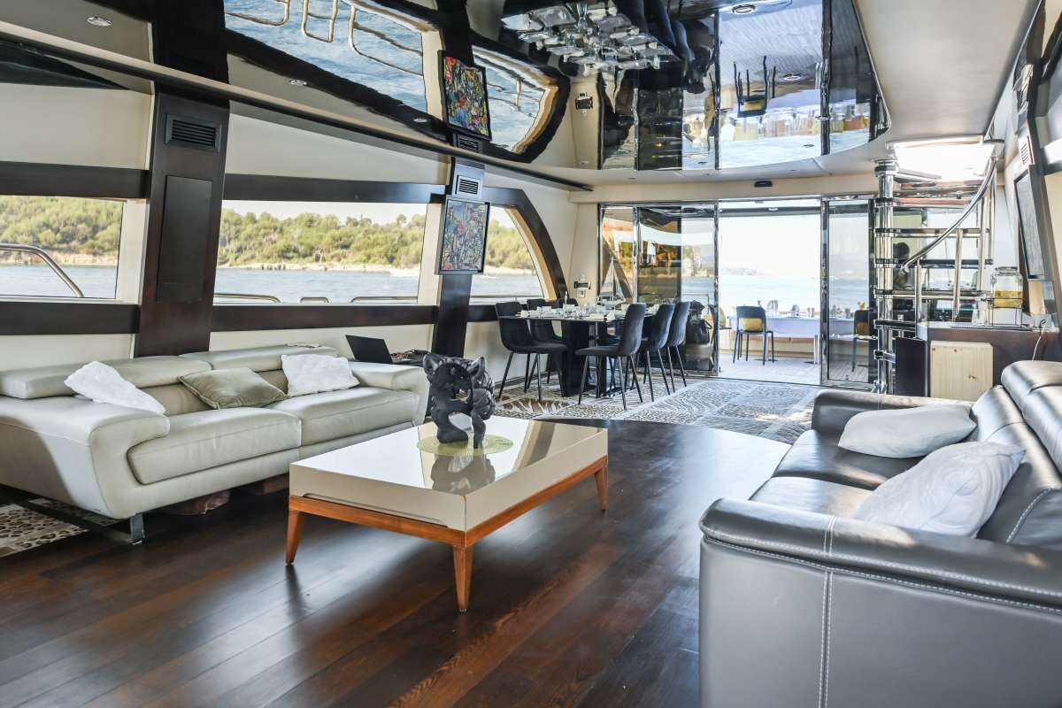 Motor Yacht 'CLAREMONT' Claremont - Main Salon, 8 PAX, 104.00 Ft, 32.00 Meters, Built 2009, VGB Super Yachts, Refit Year 2015
