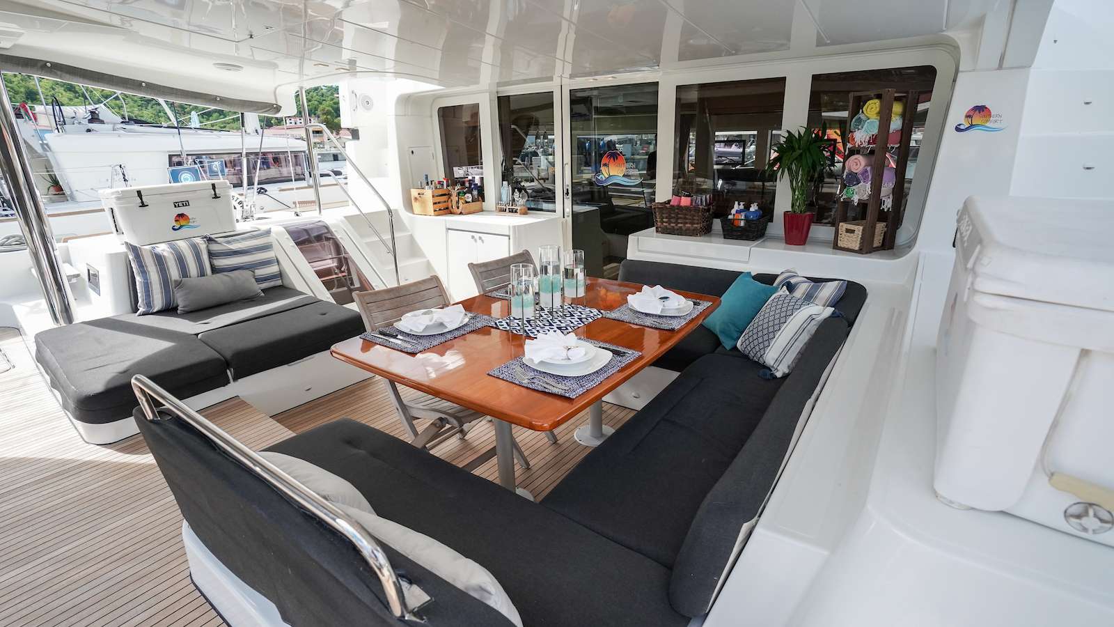 Catamaran Yacht 'SOUTHERN COMFORT' Al fresco dining in the cockpit, 8 PAX, 2 Crew, 52.00 Ft, 15.00 Meters, Built 2017, Lagoon