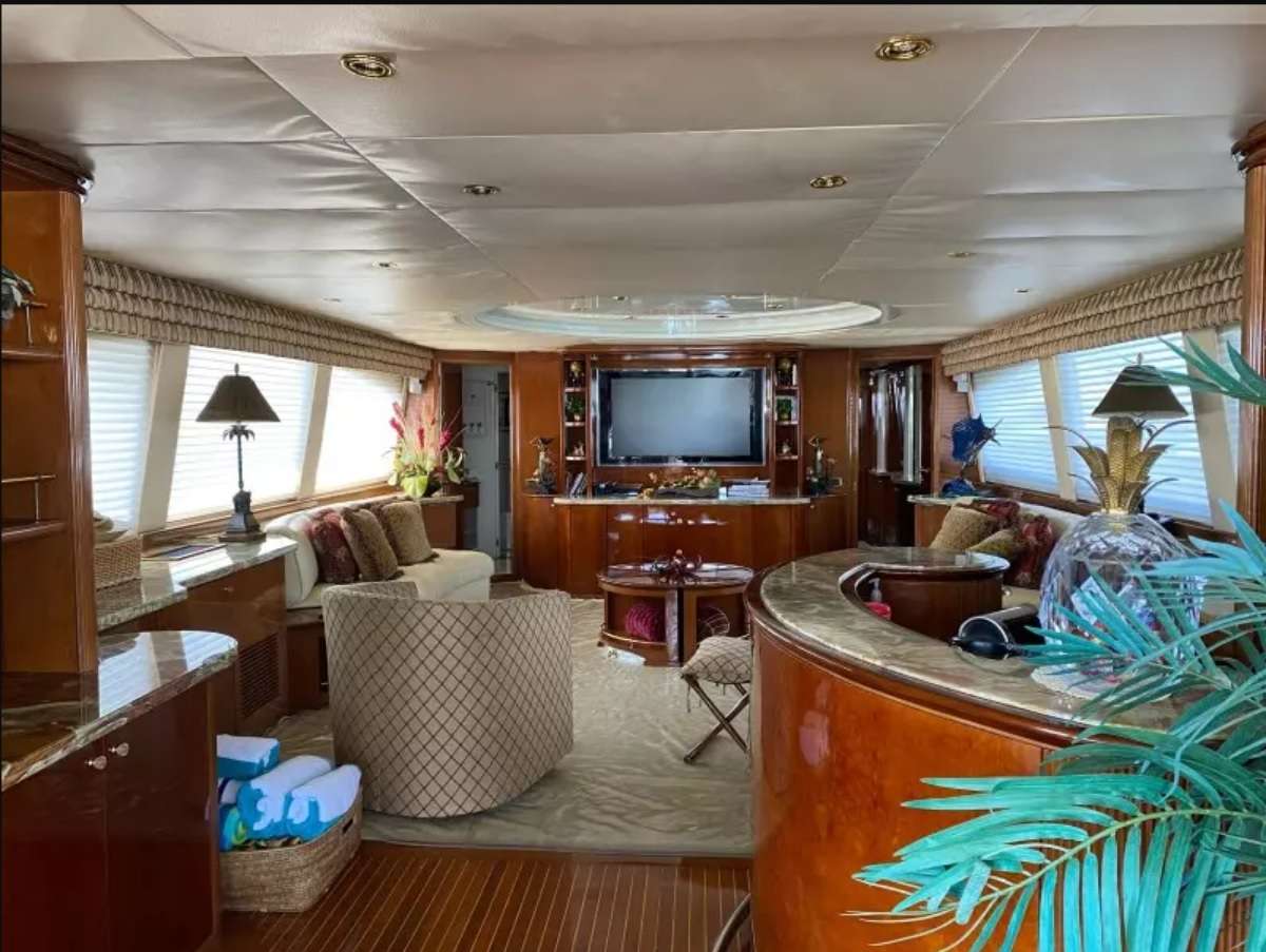Motor Yacht 'STEELING TIME', 10 PAX, 100.00 Ft, 30.00 Meters, Built 1996, Azimut, Refit Year 2023