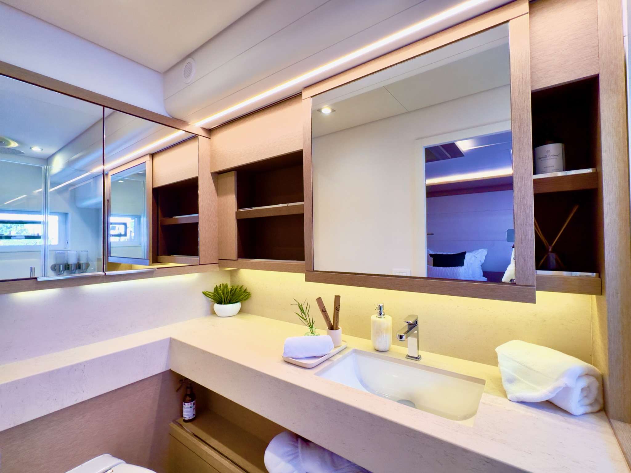 Catamaran Yacht 'TWIN FLAME 77' Guest Bathroom, 8 PAX, 4 Crew, 77.00 Ft, 23.00 Meters, Built 2019, Lagoon