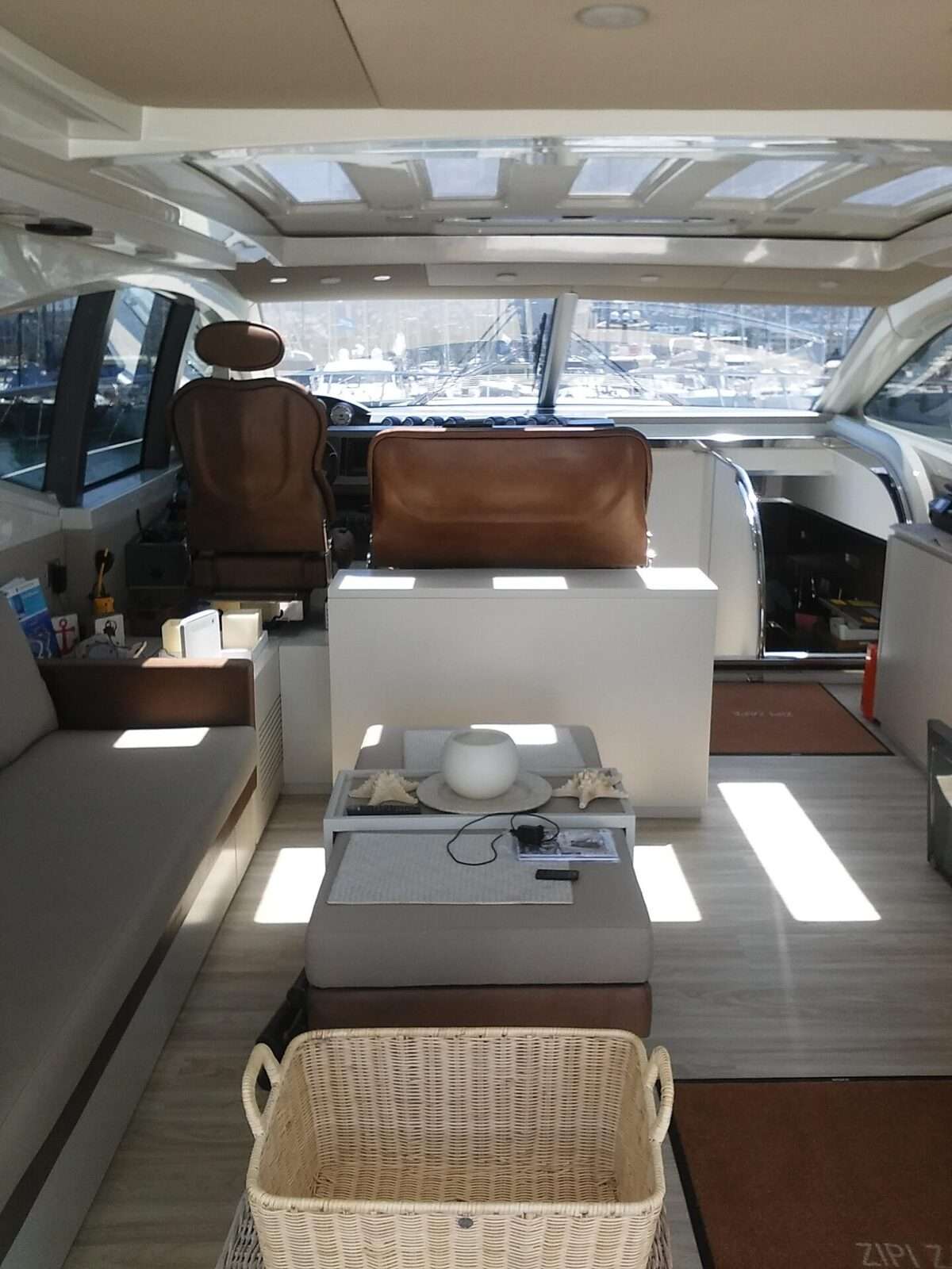 Motor Yacht 'ZIPI ZAPE', 6 PAX, 72.00 Ft, 22.00 Meters, Built 2005, Azimut, Refit Year 2019